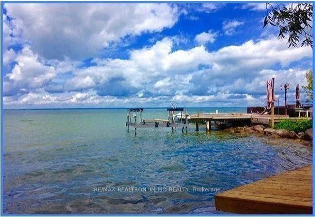Photo 10 of 745 Third Avenue, Georgina, Historic Lakeshore Communities — HOMEH
