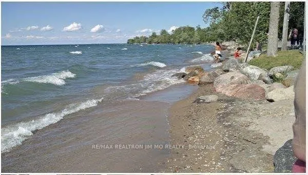 Photo 11 of 745 Third Avenue, Georgina, Historic Lakeshore Communities — HOMEH