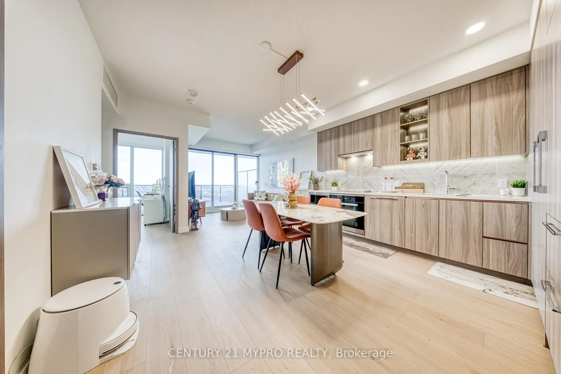 Photo 7 of Unit 3907, 95 McMahon Drive, North York, Bayview Village — HOMEH