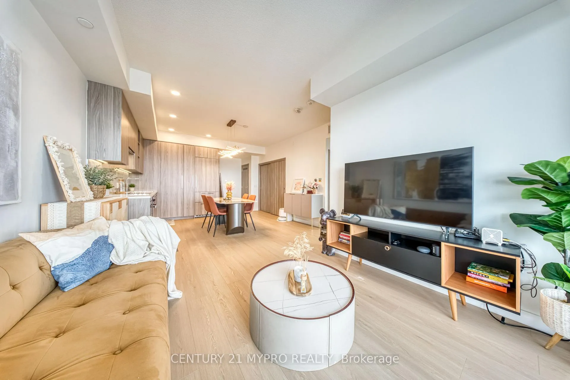 Photo 15 of Unit 3907, 95 McMahon Drive, North York, Bayview Village — HOMEH