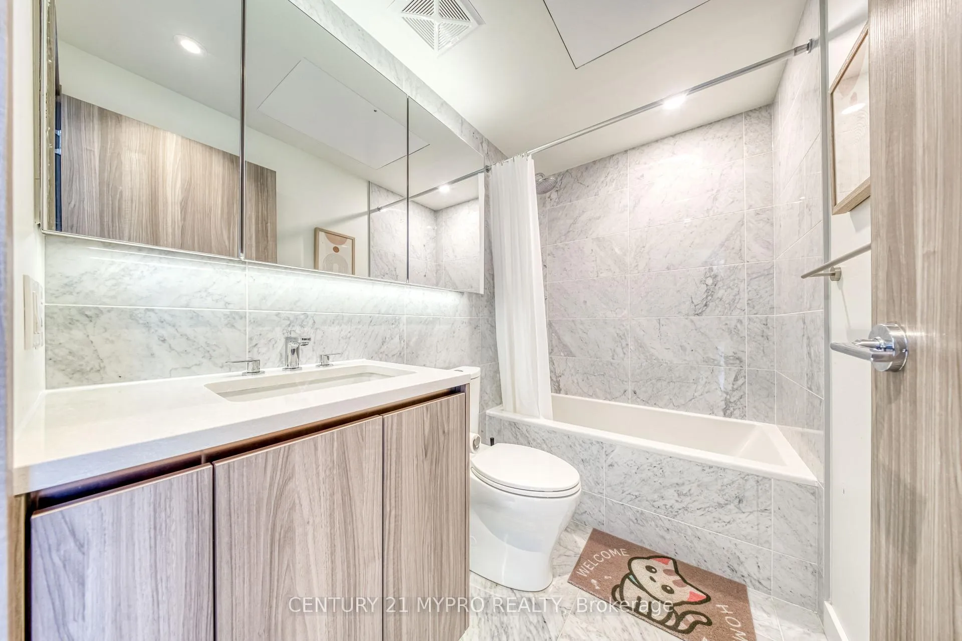 Photo 19 of Unit 3907, 95 McMahon Drive, North York, Bayview Village — HOMEH
