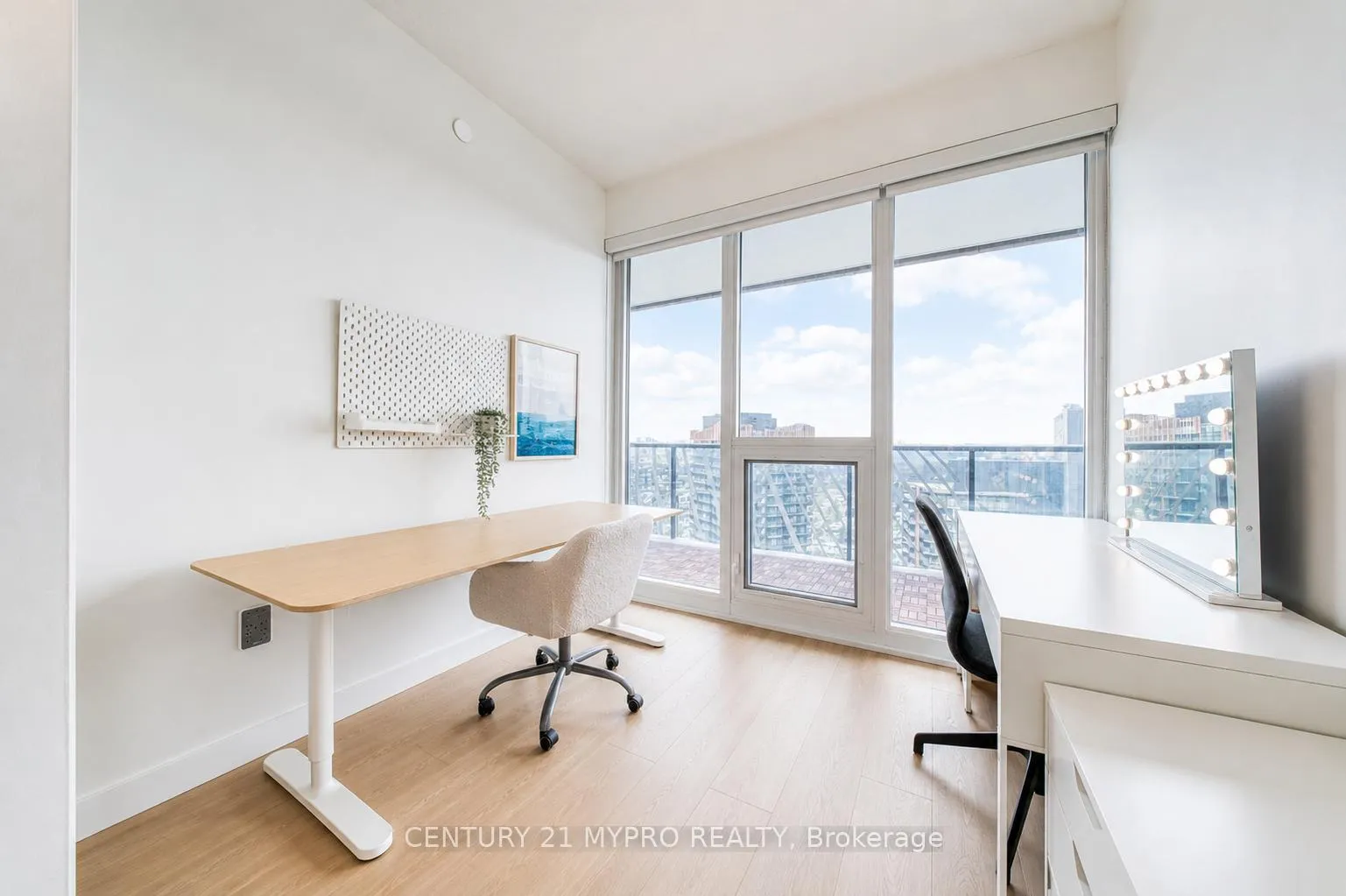 Photo 22 of Unit 3907, 95 McMahon Drive, North York, Bayview Village — HOMEH
