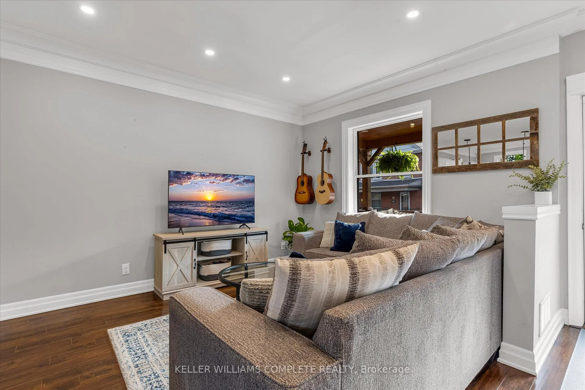 Photo 7 of 39 Fairleigh Avenue N, Hamilton, Gibson — HOMEH