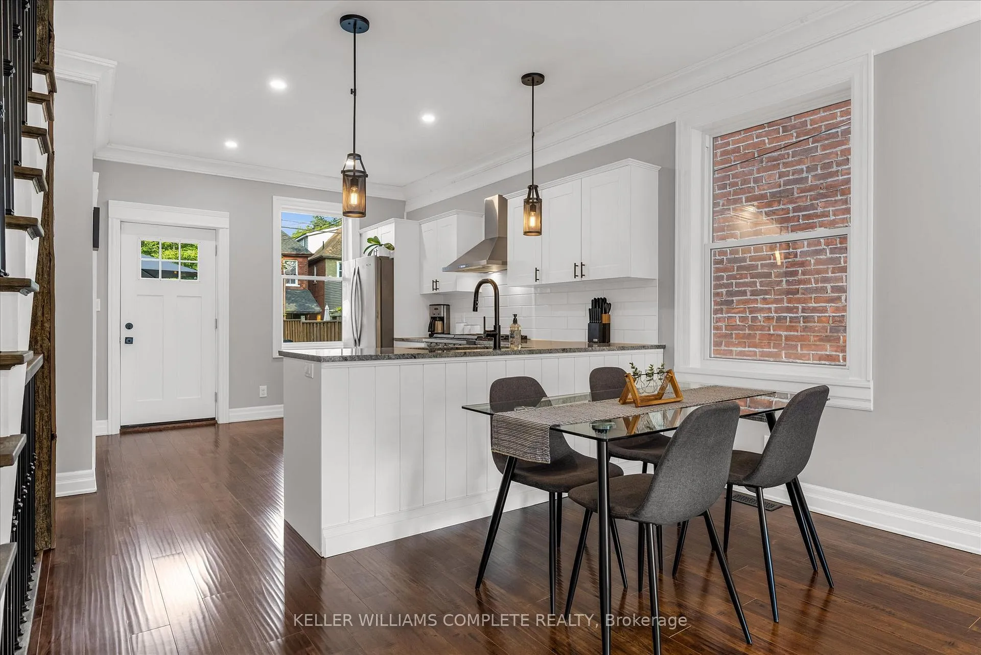 Photo 10 of 39 Fairleigh Avenue N, Hamilton, Gibson — HOMEH