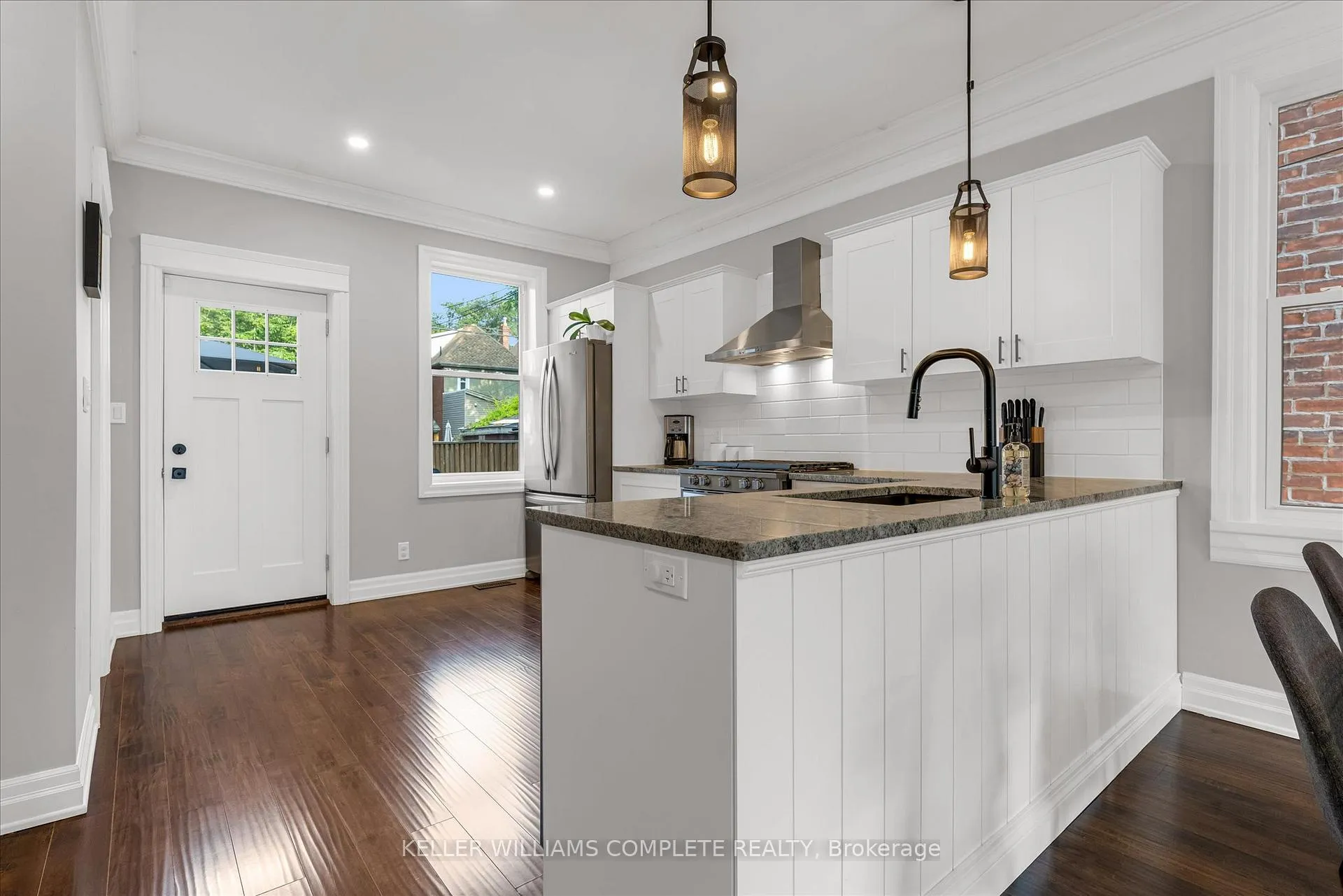 Photo 11 of 39 Fairleigh Avenue N, Hamilton, Gibson — HOMEH