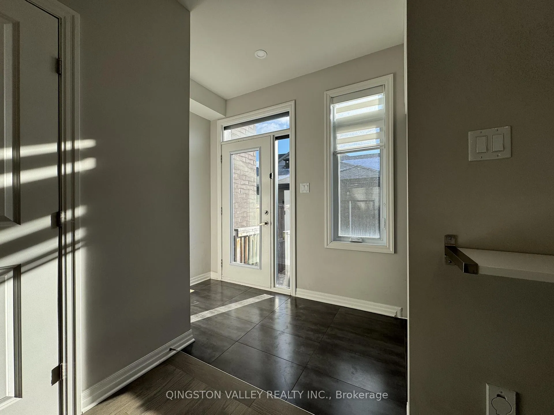 Photo 9 of 646 Mikinak Road, Ottawa, CFB Rockcliffe and Area — HOMEH