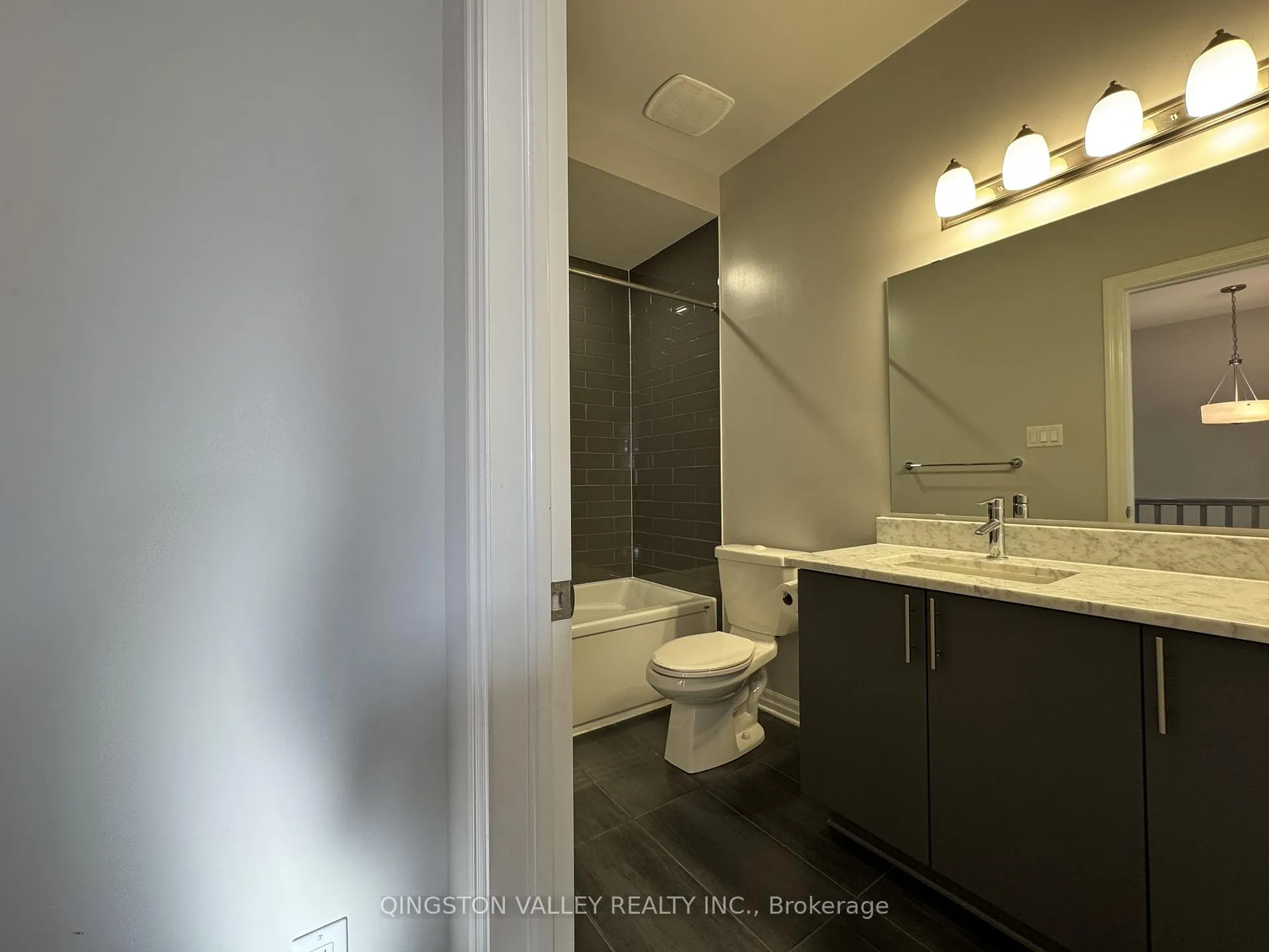 Photo 23 of 646 Mikinak Road, Ottawa, CFB Rockcliffe and Area — HOMEH
