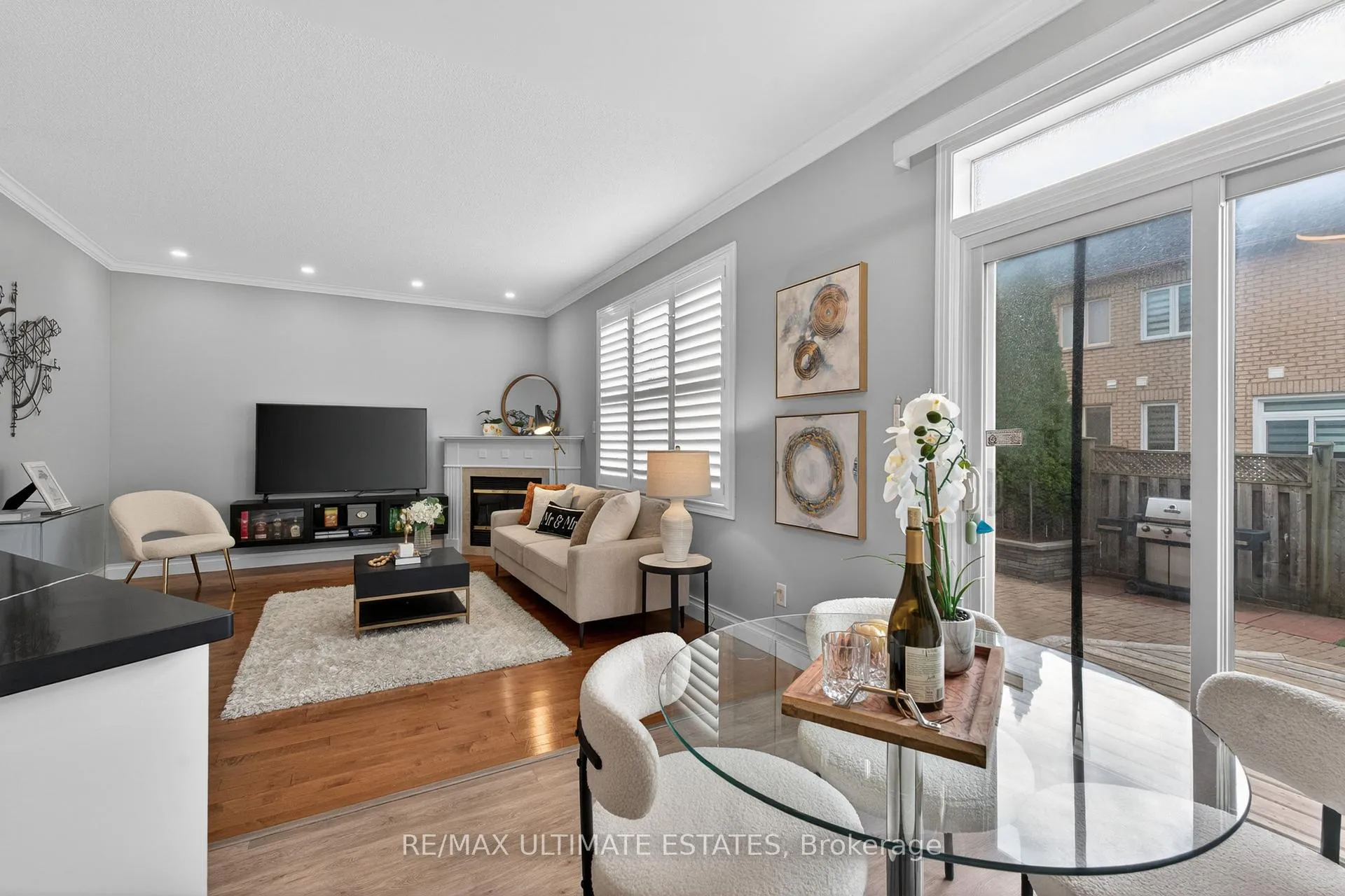 Photo 10 of 29 Lakespring Drive, Markham, Cachet — HOMEH