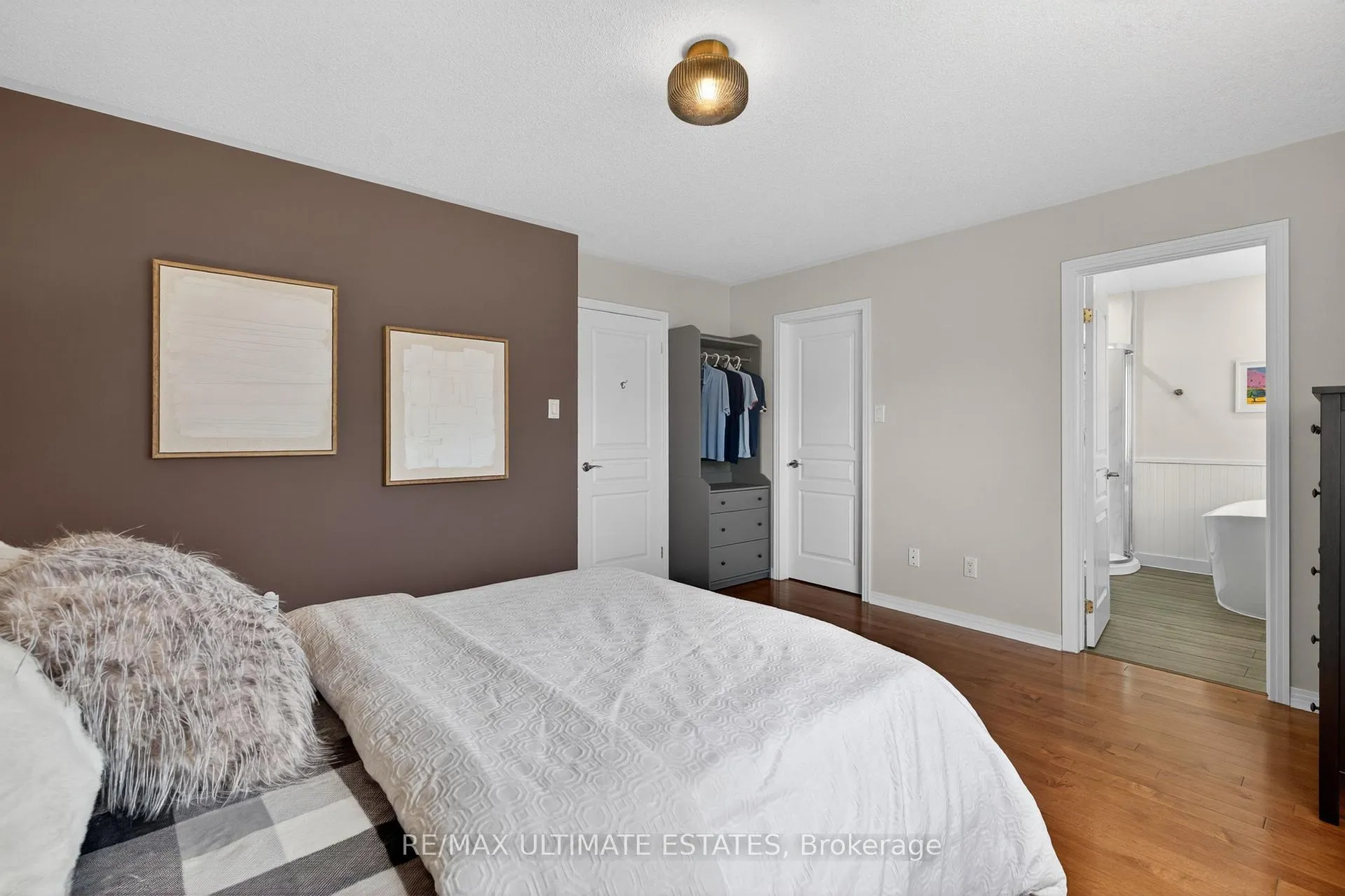 Photo 16 of 29 Lakespring Drive, Markham, Cachet — HOMEH