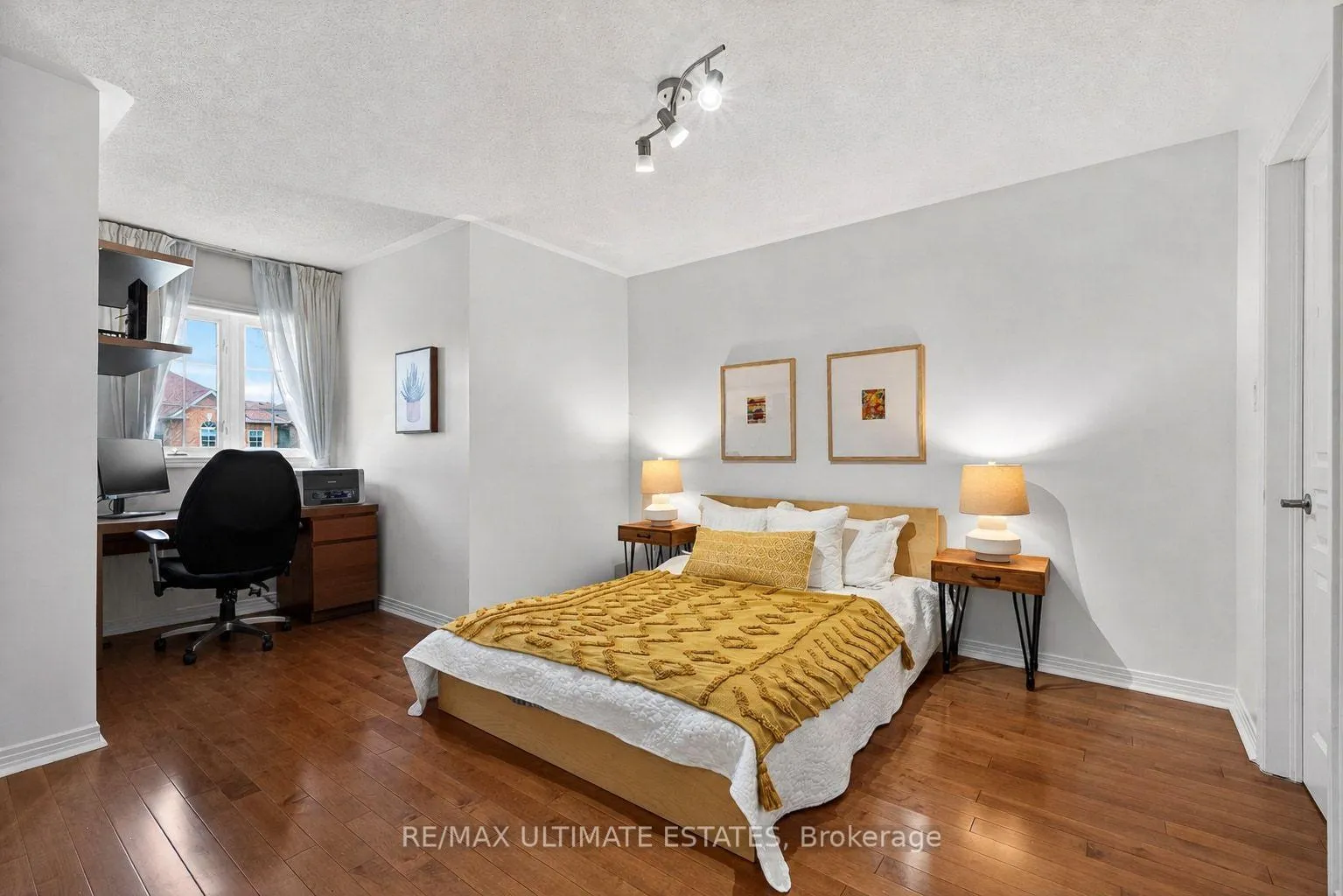 Photo 19 of 29 Lakespring Drive, Markham, Cachet — HOMEH