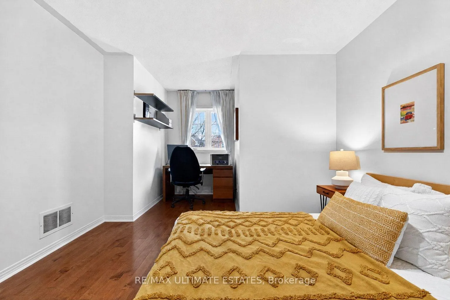 Photo 20 of 29 Lakespring Drive, Markham, Cachet — HOMEH