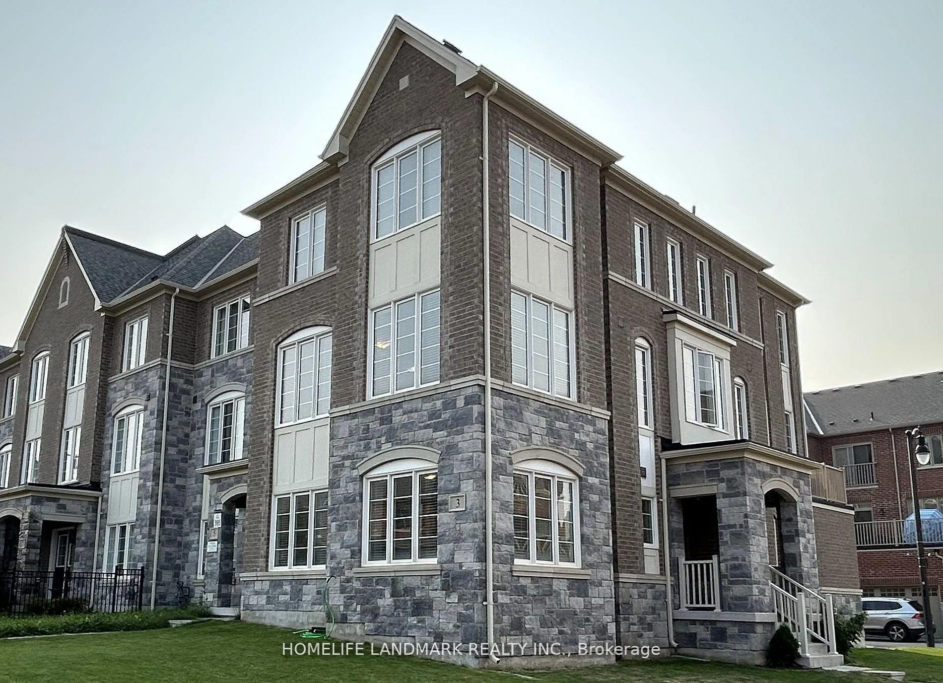 Photo 1 of 3 Temple Manor Road, Brampton, Bram West — HOMEH