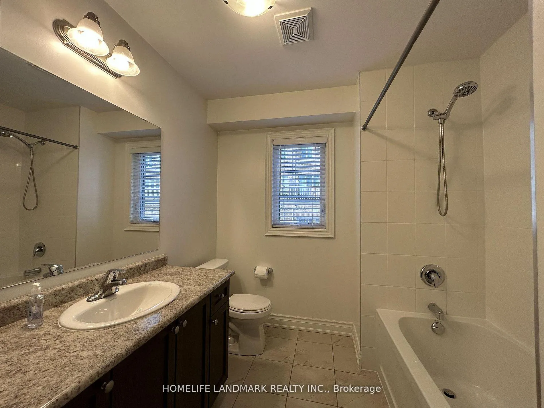 Photo 10 of 3 Temple Manor Road, Brampton, Bram West — HOMEH