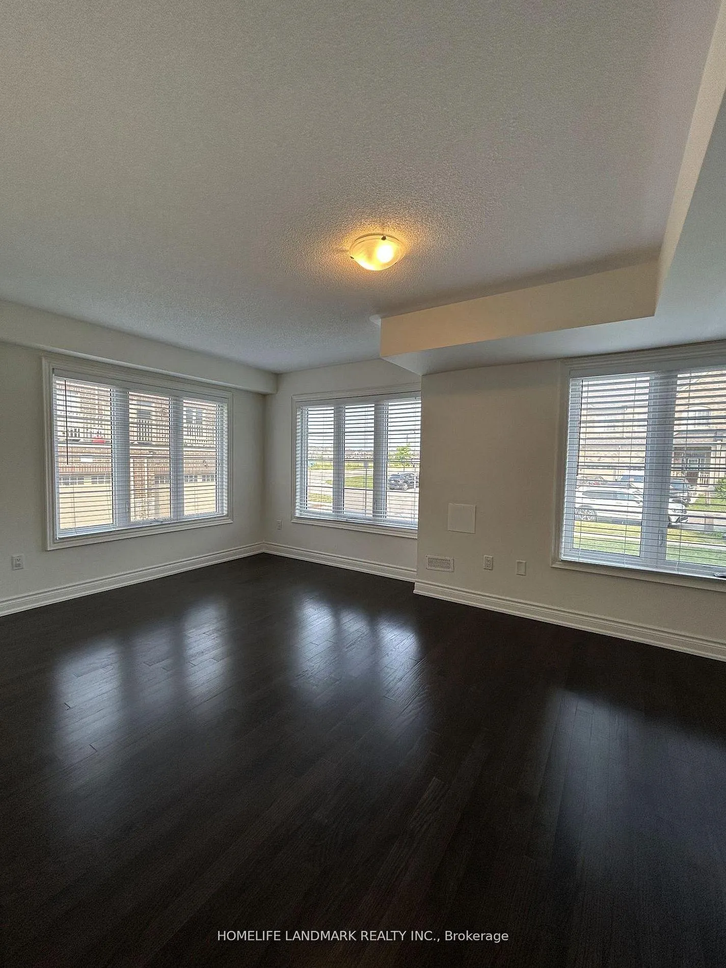 Photo 12 of 3 Temple Manor Road, Brampton, Bram West — HOMEH