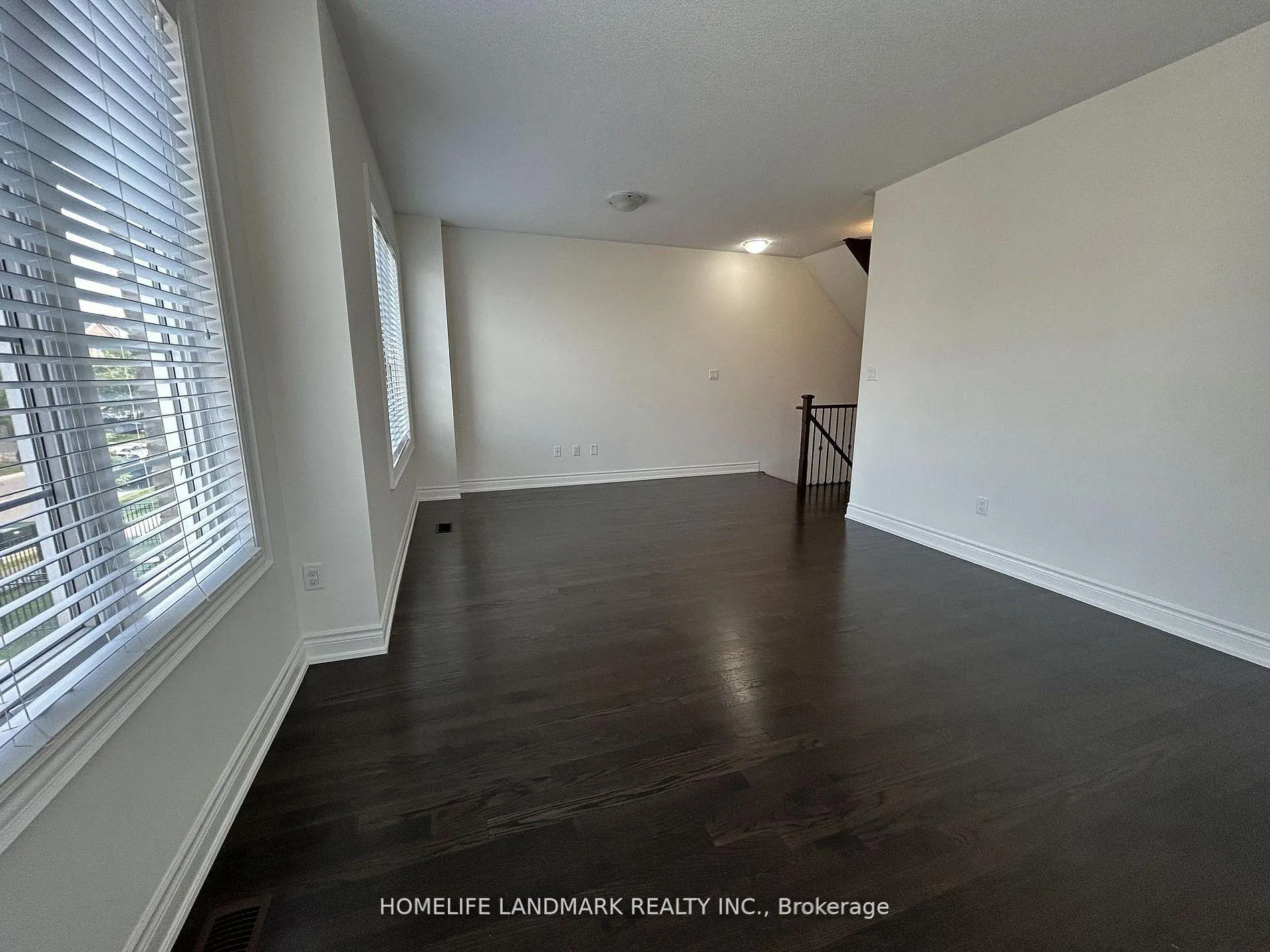 Photo 14 of 3 Temple Manor Road, Brampton, Bram West — HOMEH