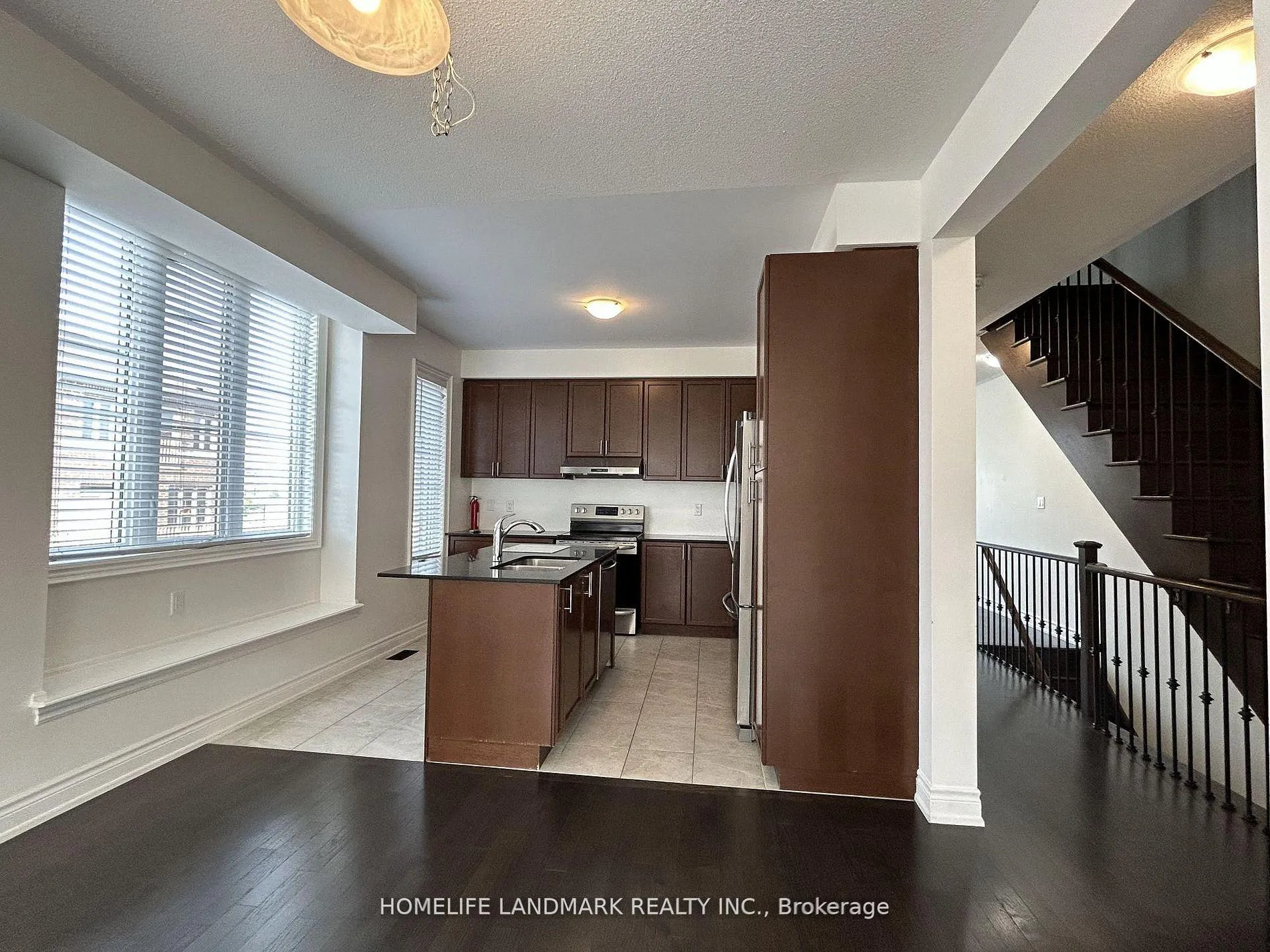 Photo 17 of 3 Temple Manor Road, Brampton, Bram West — HOMEH