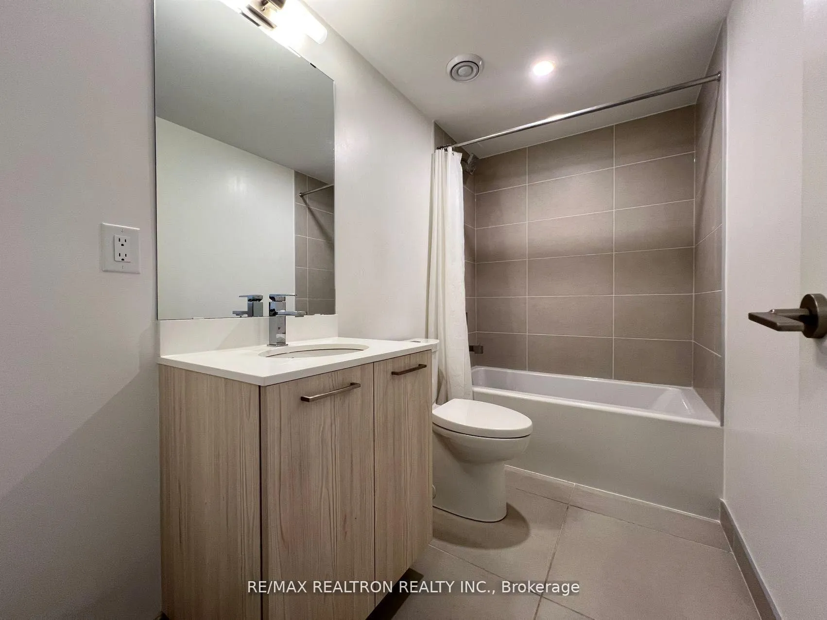 Photo 13 of Unit 1903, 65 Mutual Street, Toronto, Church-Yonge Corridor — HOMEH