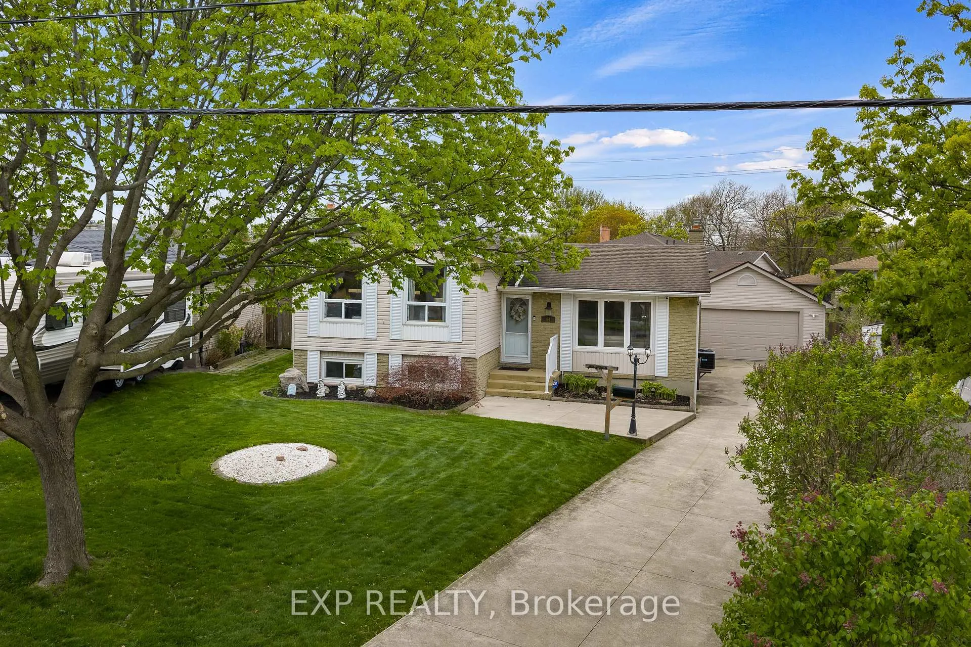 Photo 2 of 64 Carriage Road, St. Catharines, Secord Woods — HOMEH