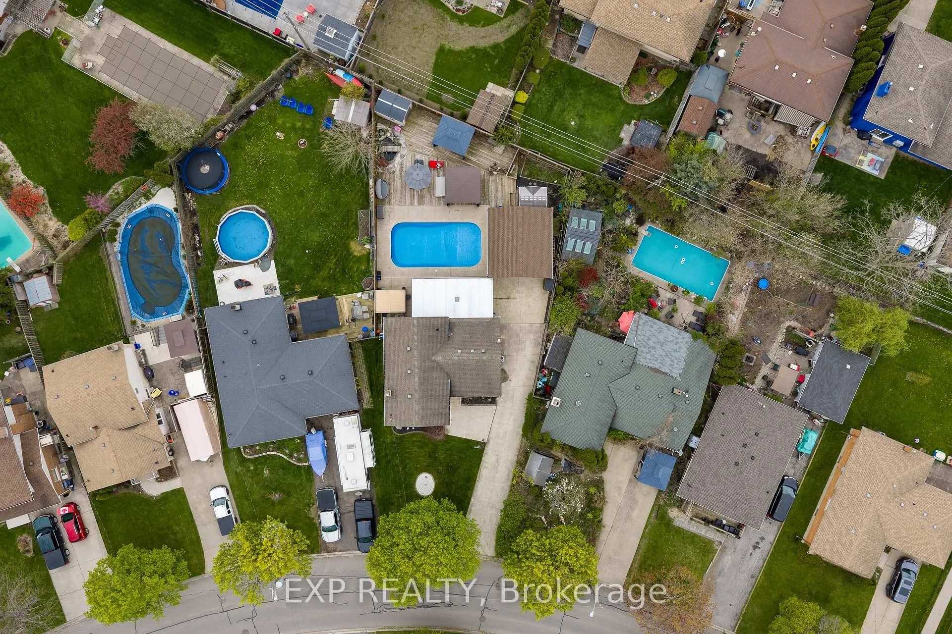 Photo 5 of 64 Carriage Road, St. Catharines, Secord Woods — HOMEH