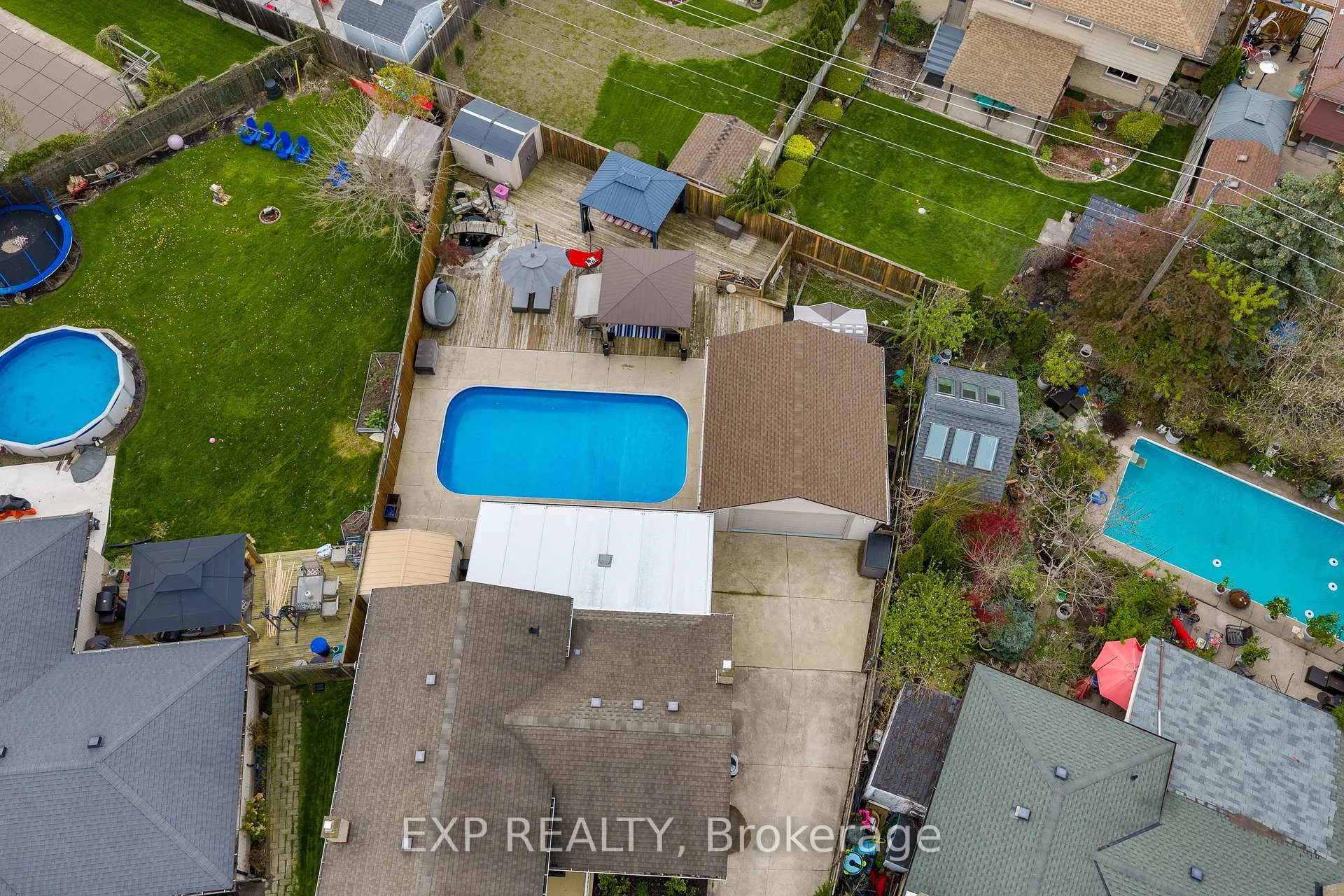 Photo 6 of 64 Carriage Road, St. Catharines, Secord Woods — HOMEH