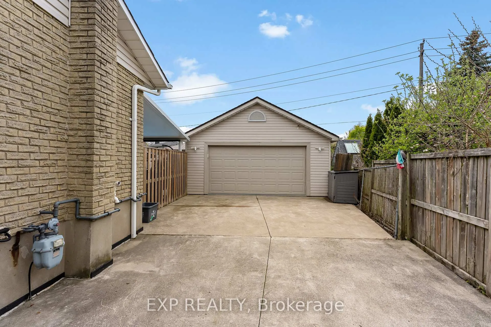 Photo 8 of 64 Carriage Road, St. Catharines, Secord Woods — HOMEH