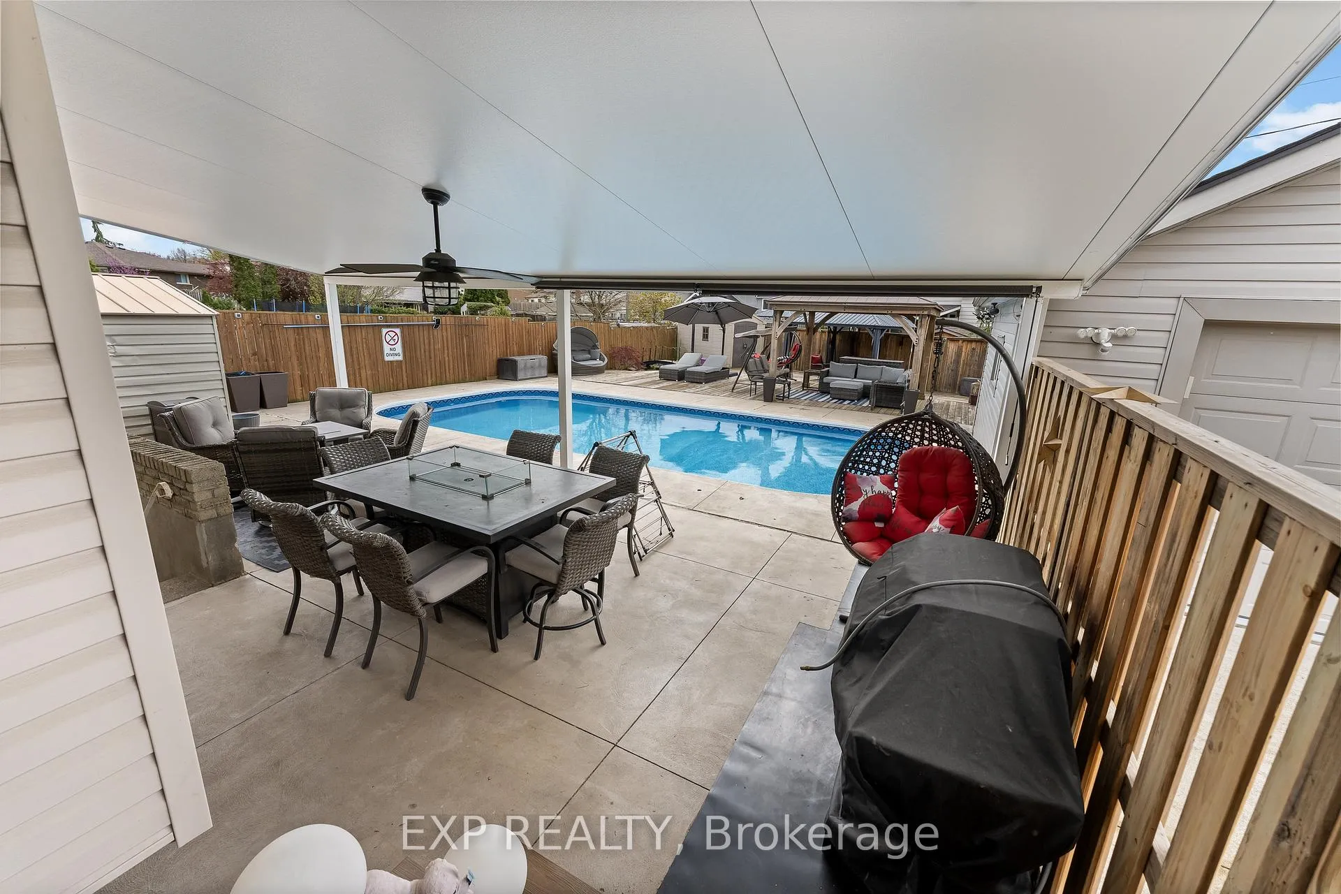 Photo 9 of 64 Carriage Road, St. Catharines, Secord Woods — HOMEH