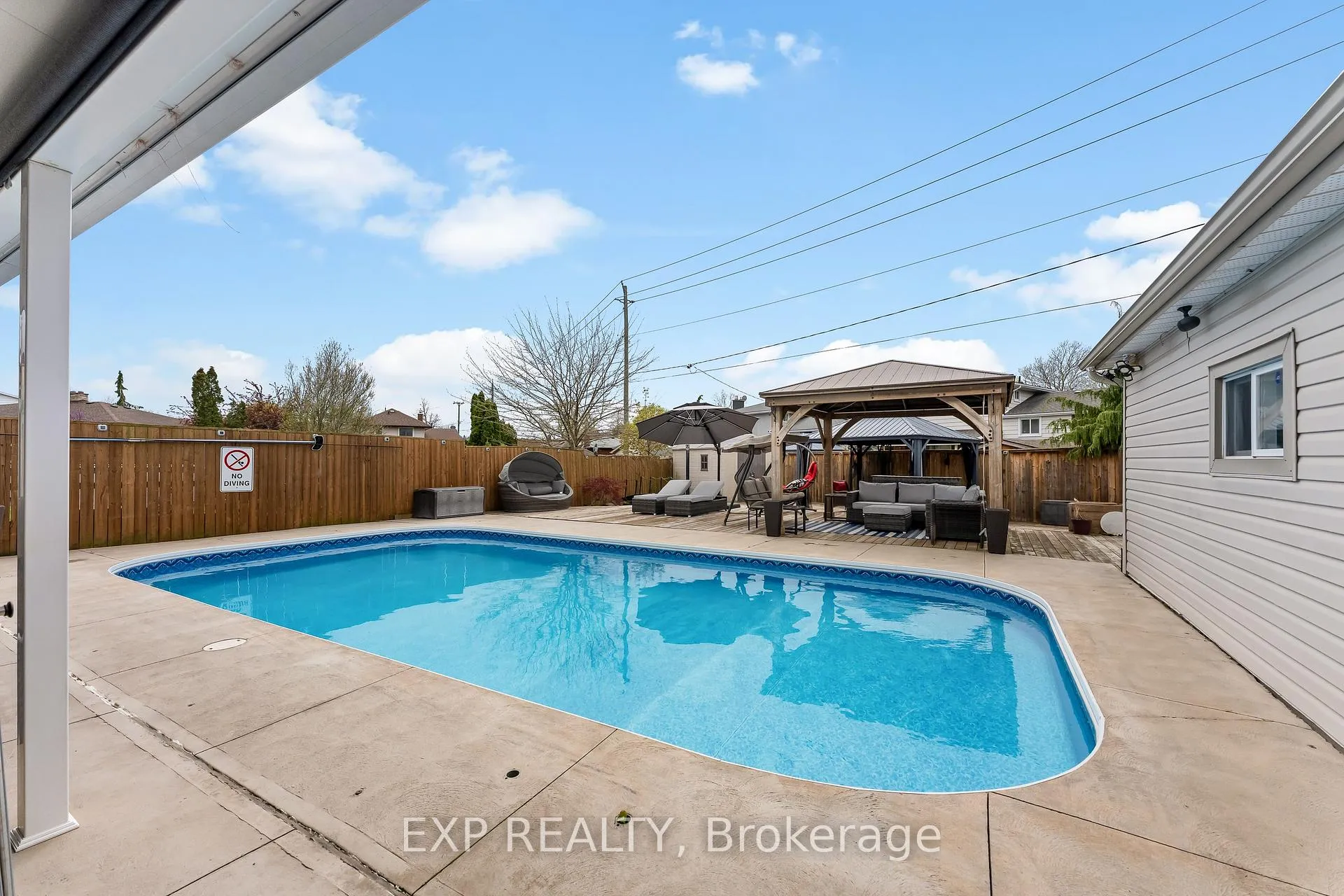 Photo 11 of 64 Carriage Road, St. Catharines, Secord Woods — HOMEH