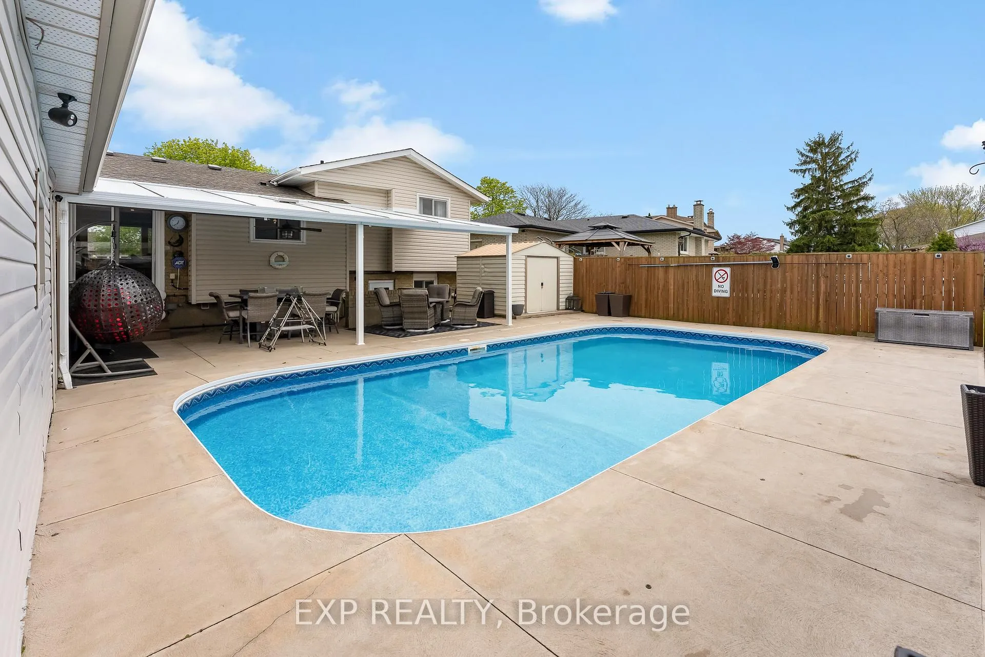 Photo 21 of 64 Carriage Road, St. Catharines, Secord Woods — HOMEH