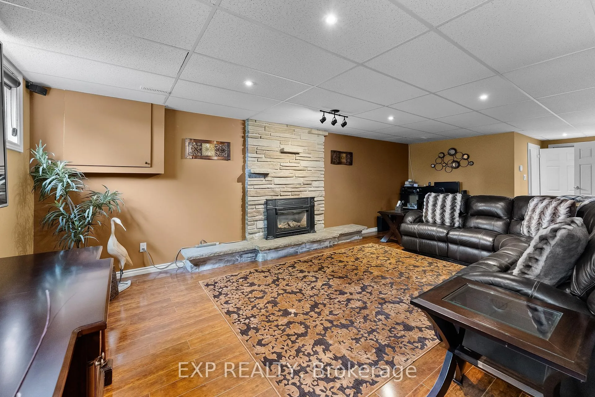 Photo 47 of 64 Carriage Road, St. Catharines, Secord Woods — HOMEH