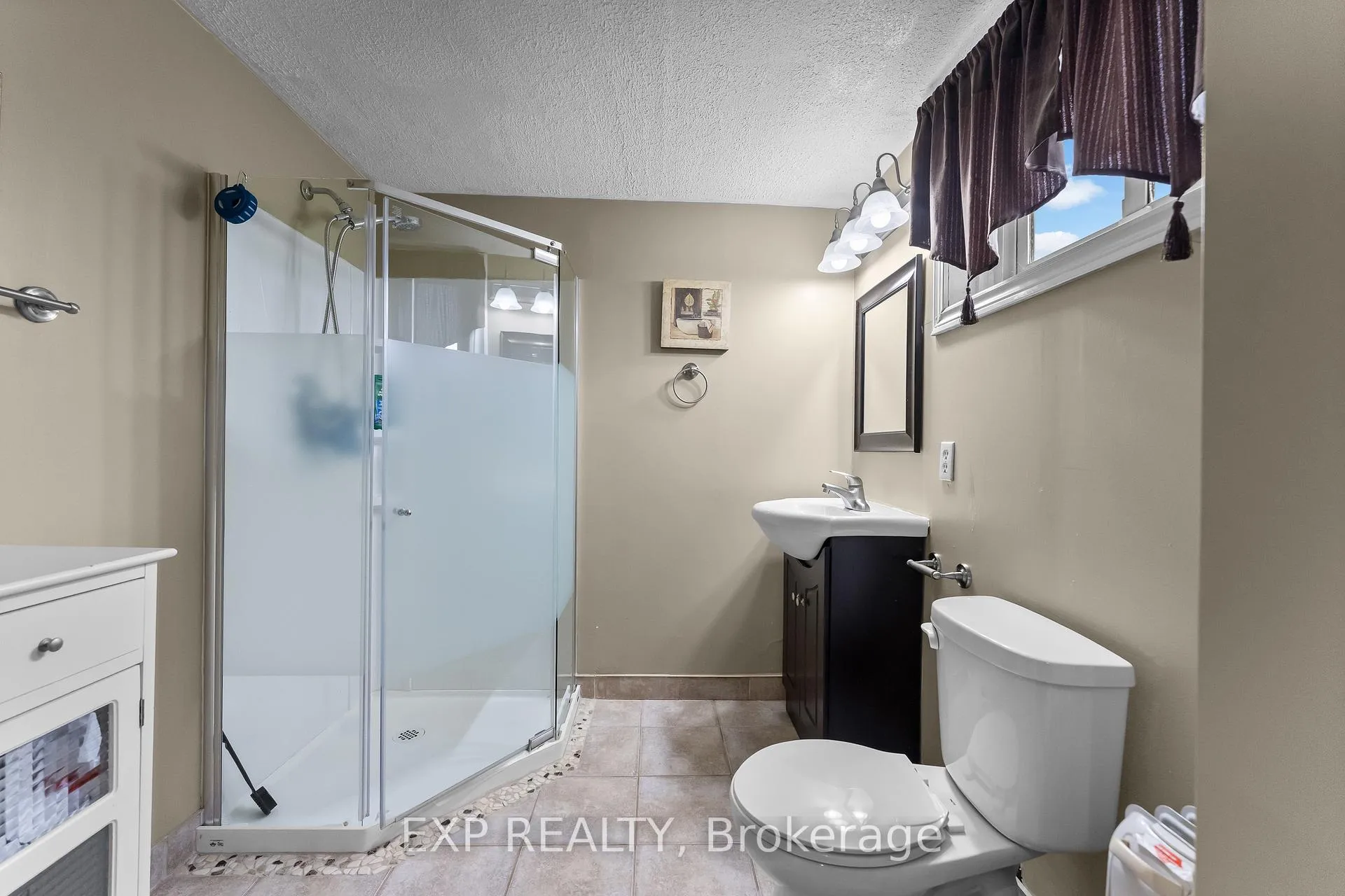 Photo 49 of 64 Carriage Road, St. Catharines, Secord Woods — HOMEH