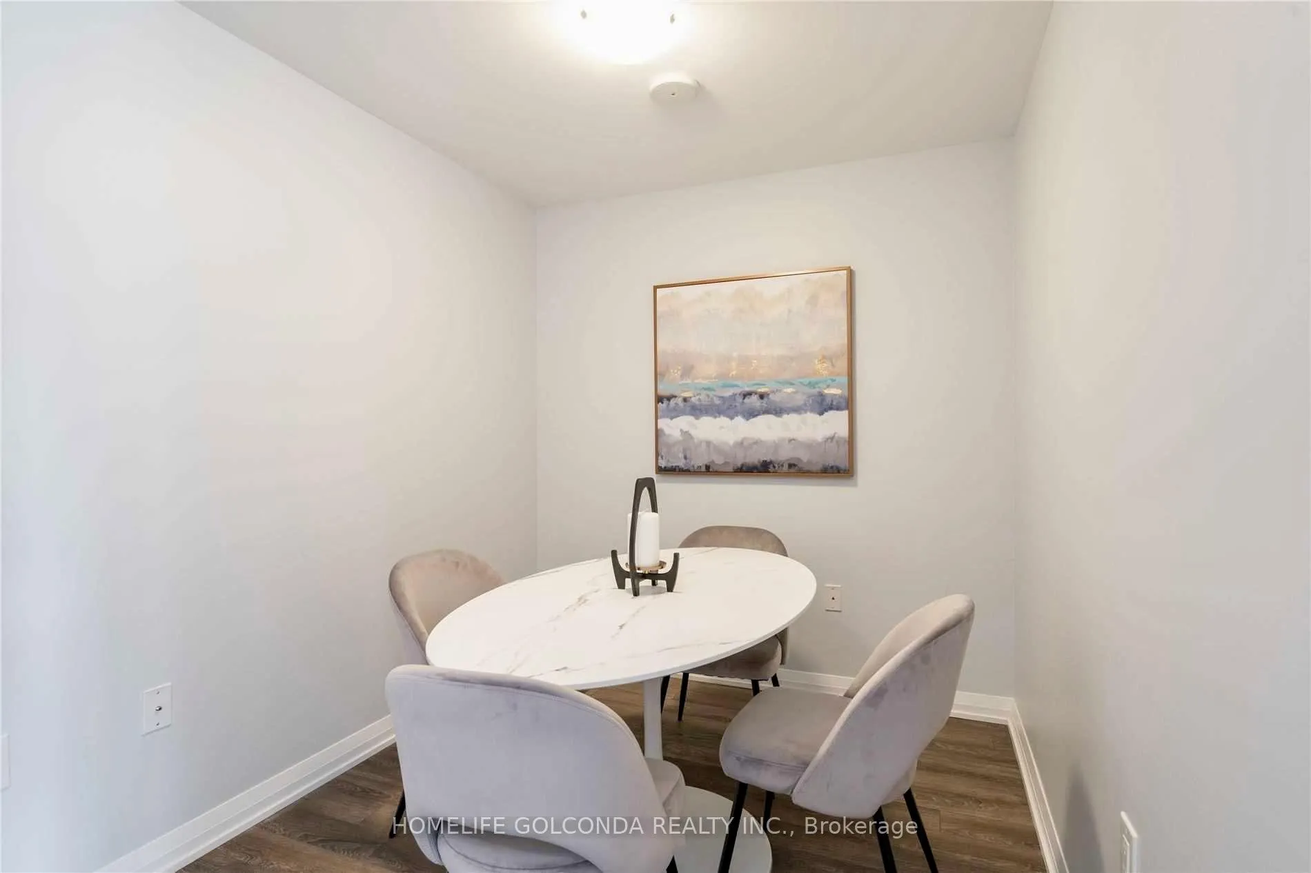 Photo 8 of Unit 818, 99 Eagle Rock Way, Vaughan, Maple — HOMEH