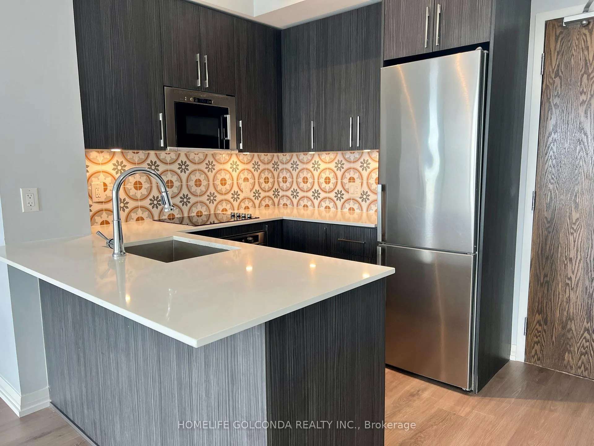 Photo 11 of Unit 818, 99 Eagle Rock Way, Vaughan, Maple — HOMEH