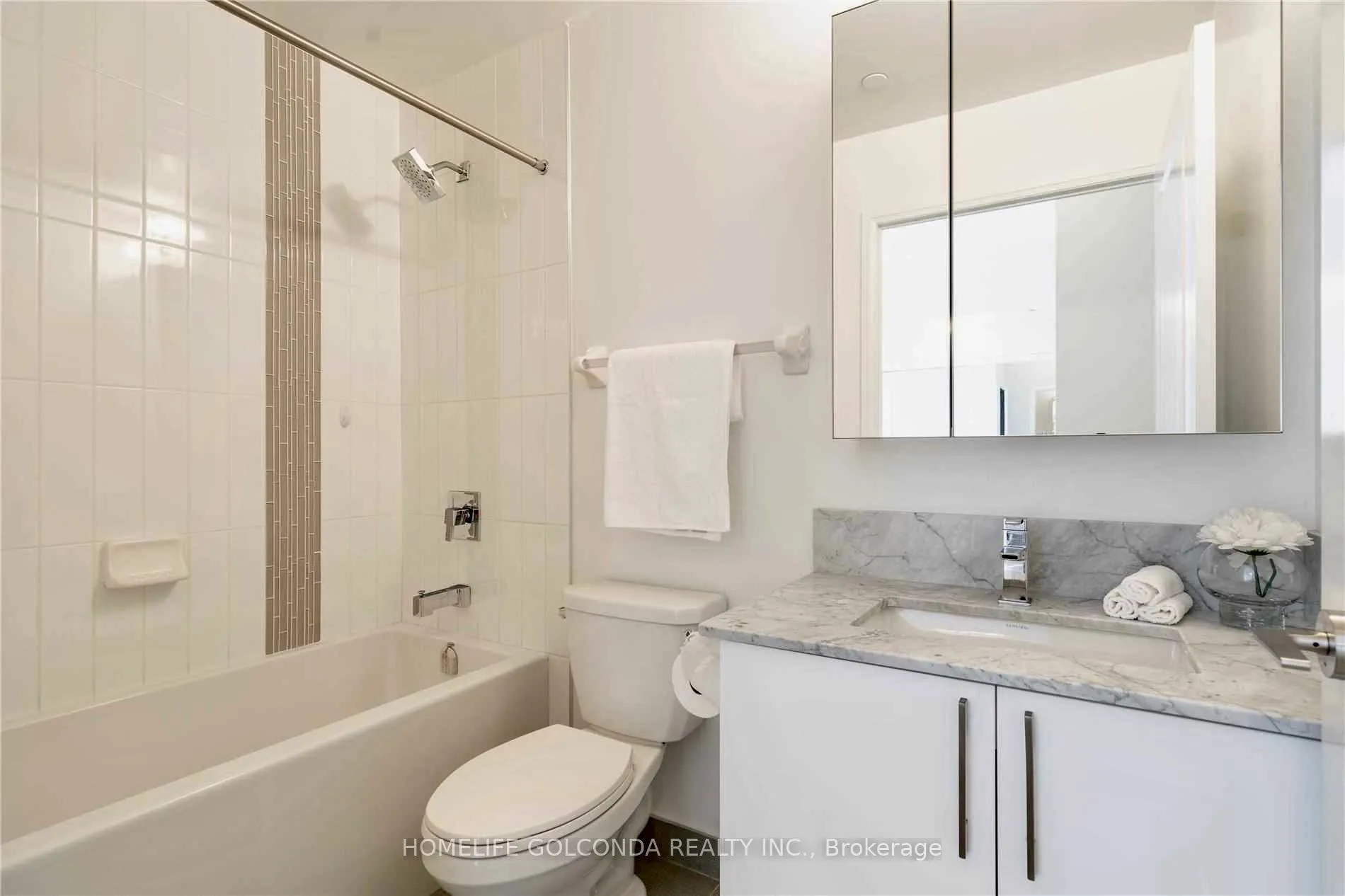Photo 16 of Unit 818, 99 Eagle Rock Way, Vaughan, Maple — HOMEH