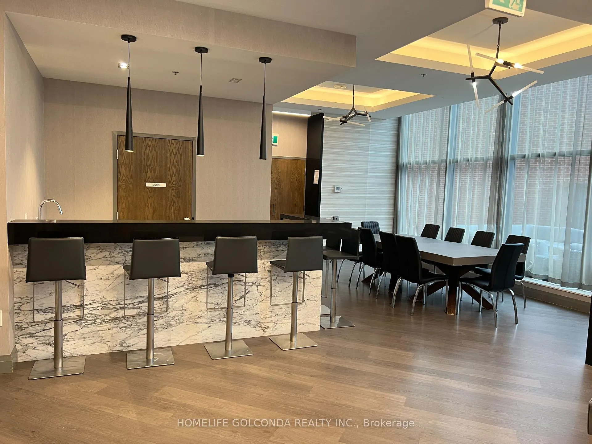 Photo 32 of Unit 818, 99 Eagle Rock Way, Vaughan, Maple — HOMEH