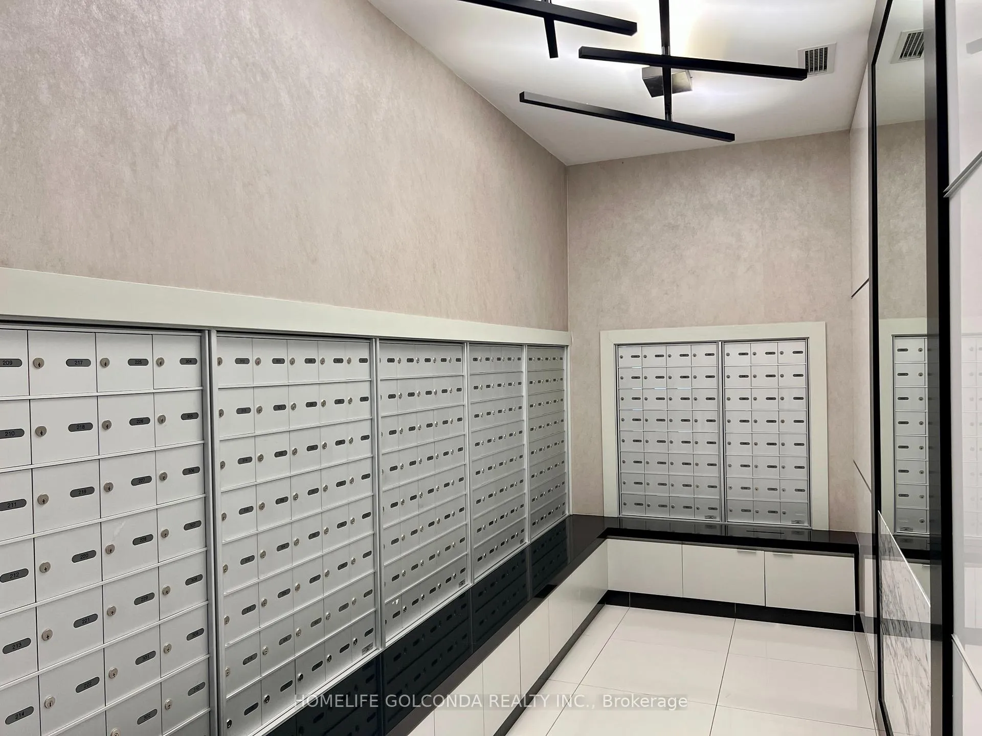 Photo 36 of Unit 818, 99 Eagle Rock Way, Vaughan, Maple — HOMEH