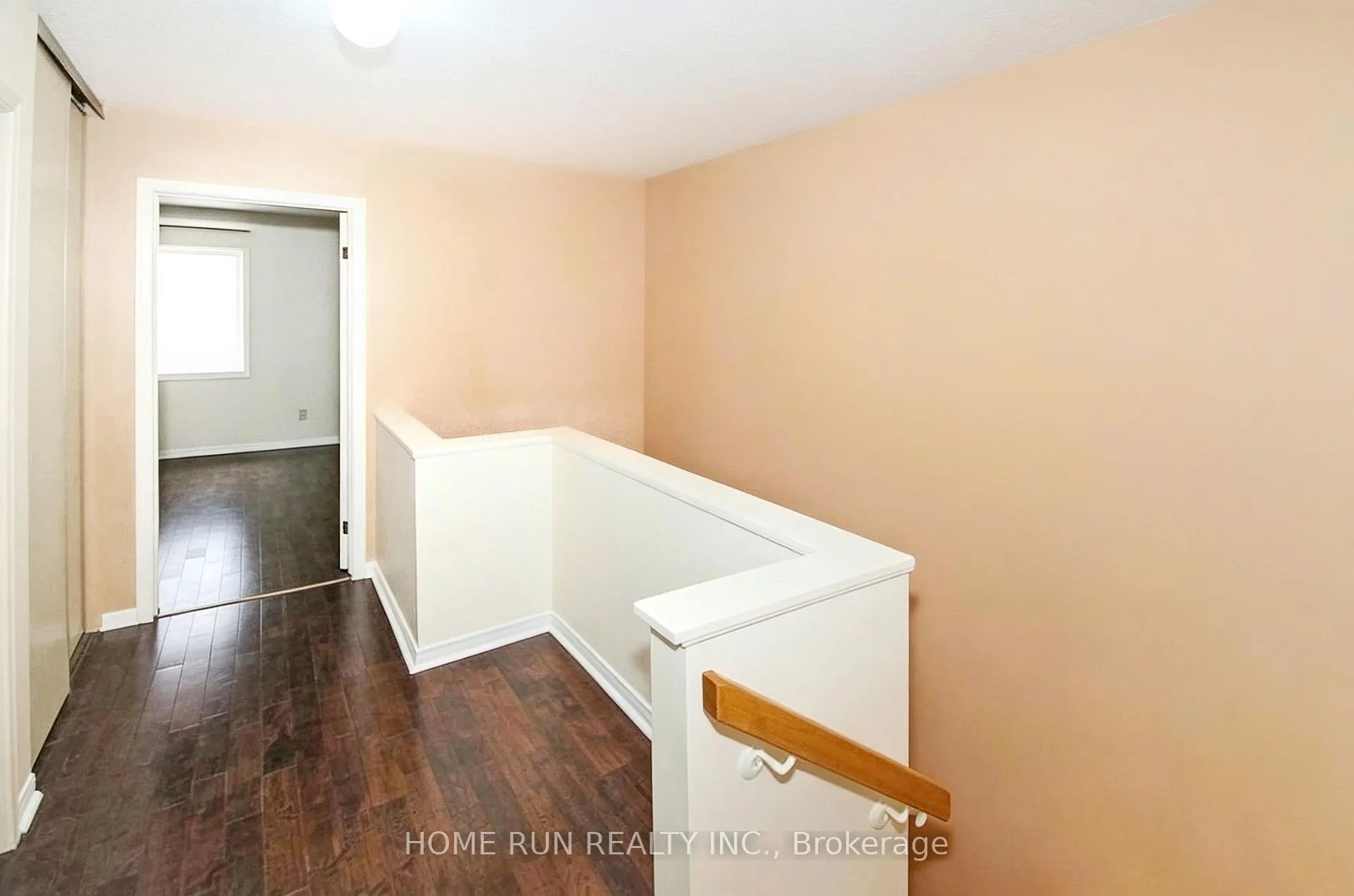Photo 11 of 30 Sturbridge Private, Ottawa, Hunt Club Park/Greenboro — HOMEH