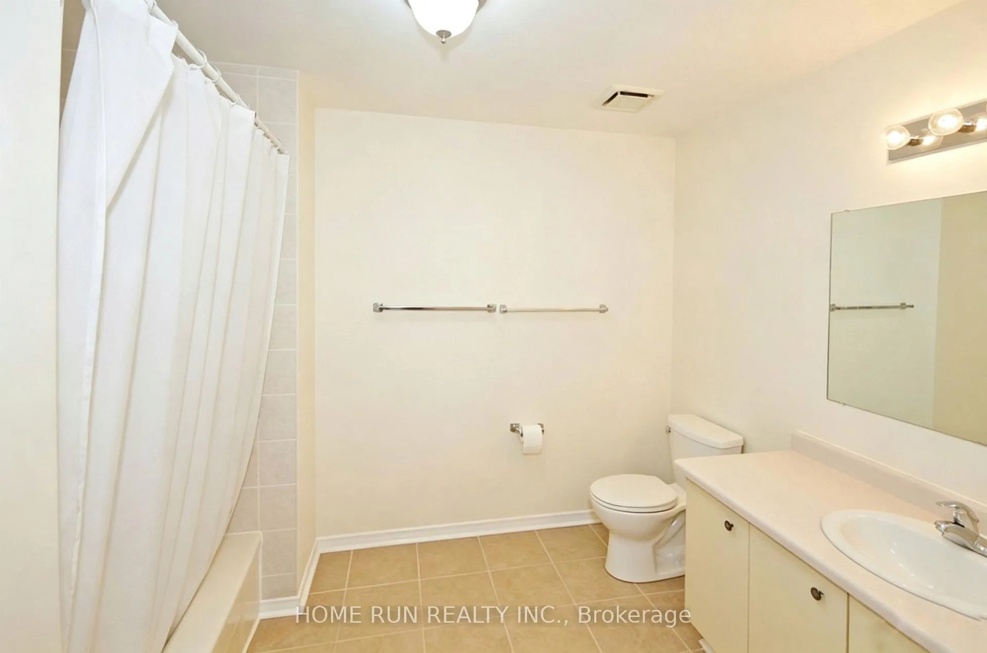 Photo 14 of 30 Sturbridge Private, Ottawa, Hunt Club Park/Greenboro — HOMEH