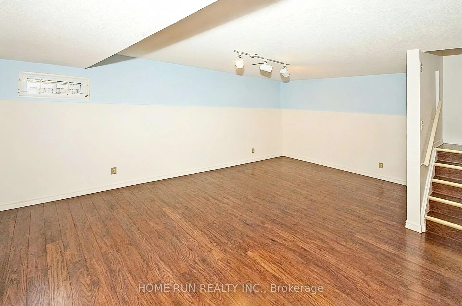 Photo 16 of 30 Sturbridge Private, Ottawa, Hunt Club Park/Greenboro — HOMEH