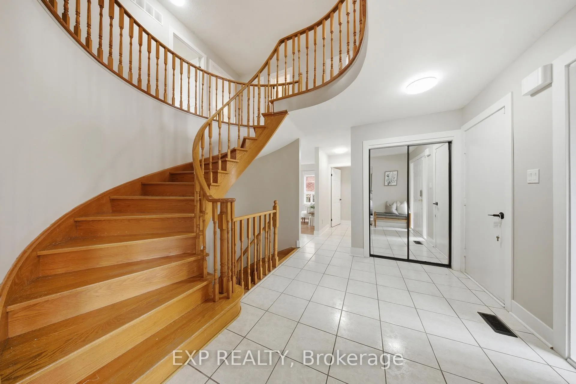 Photo 6 of 85 Professor's Lake Parkway, Brampton, Northgate — HOMEH