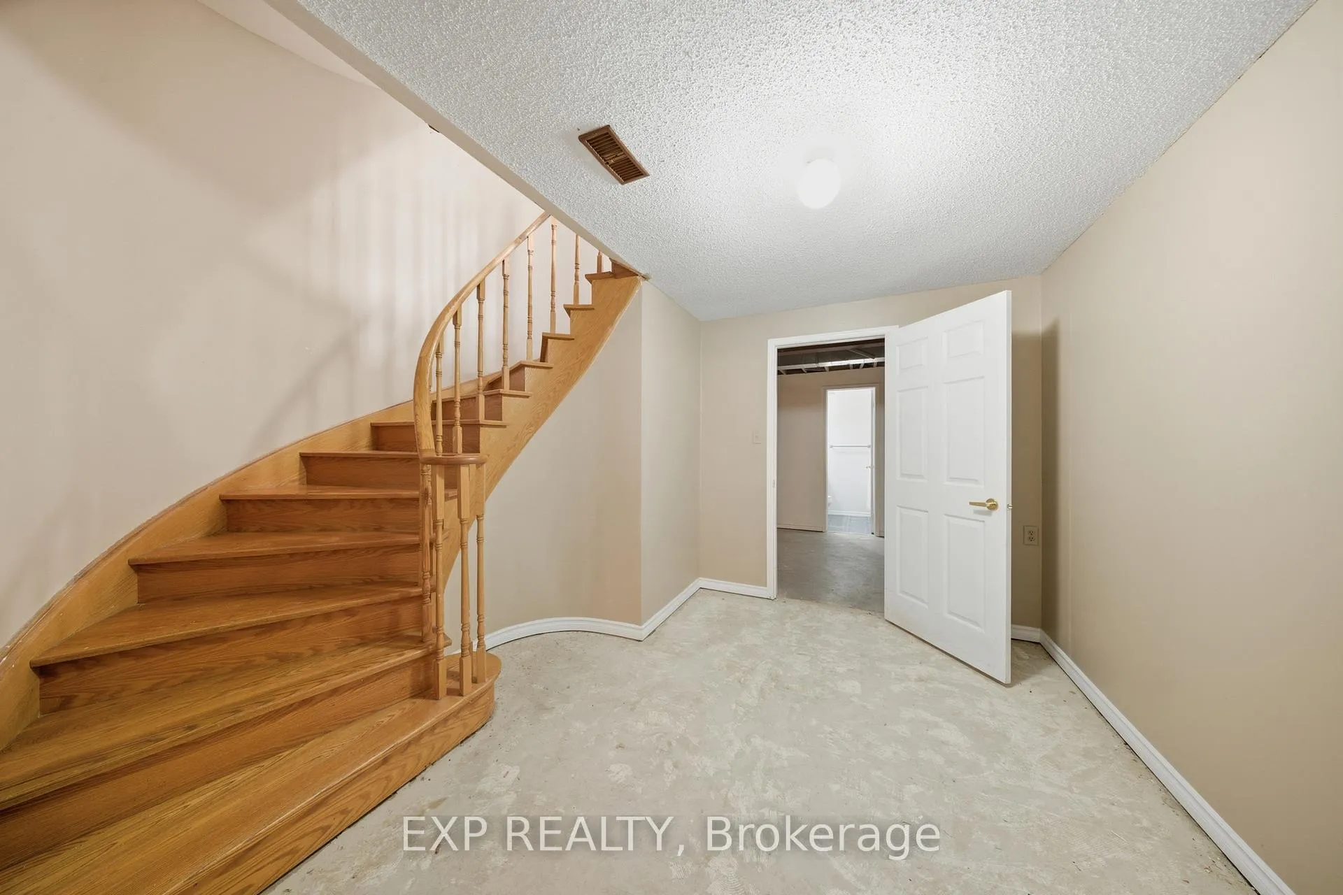 Photo 37 of 85 Professor's Lake Parkway, Brampton, Northgate — HOMEH