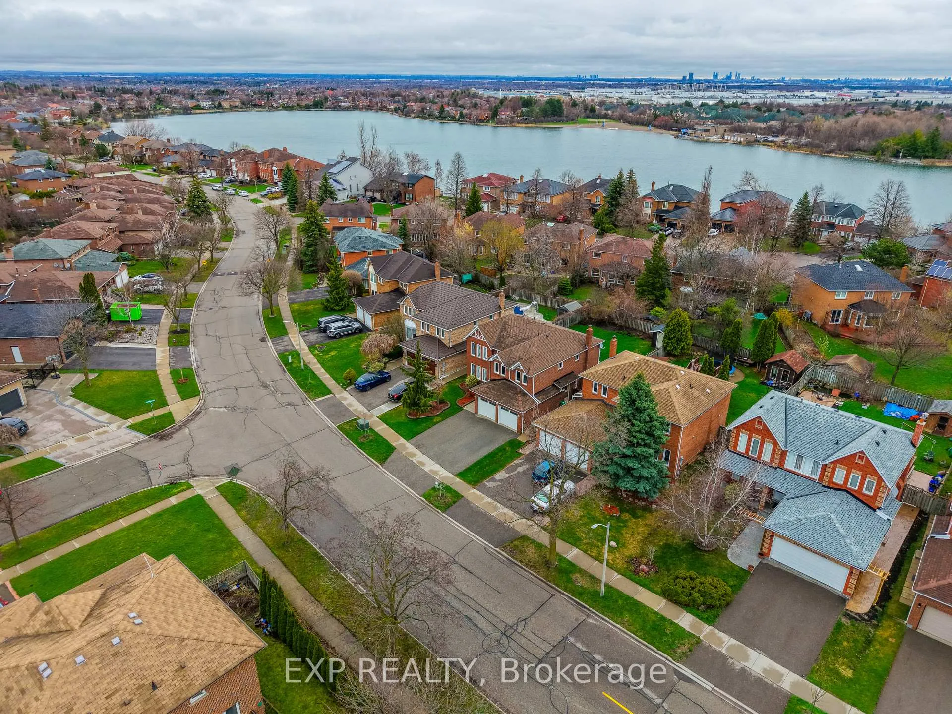 Photo 48 of 85 Professor's Lake Parkway, Brampton, Northgate — HOMEH