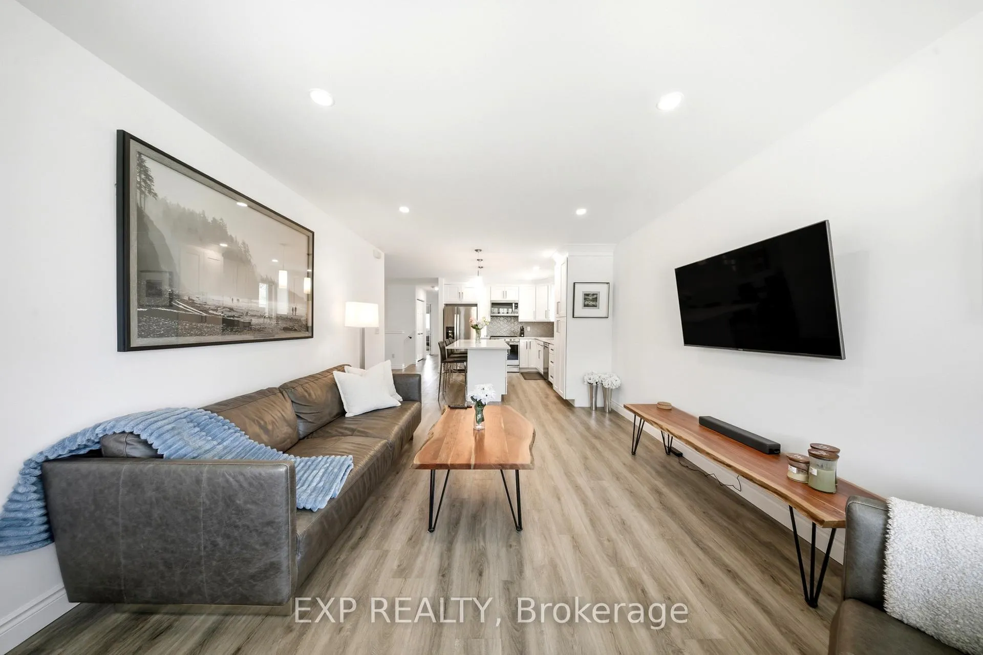 Photo 9 of 679 Zermatt Drive, Waterloo — HOMEH