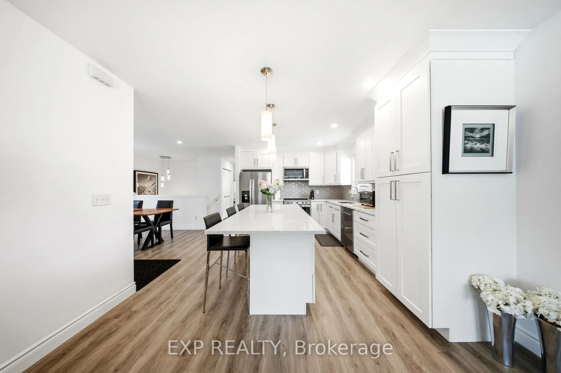 Photo 11 of 679 Zermatt Drive, Waterloo — HOMEH