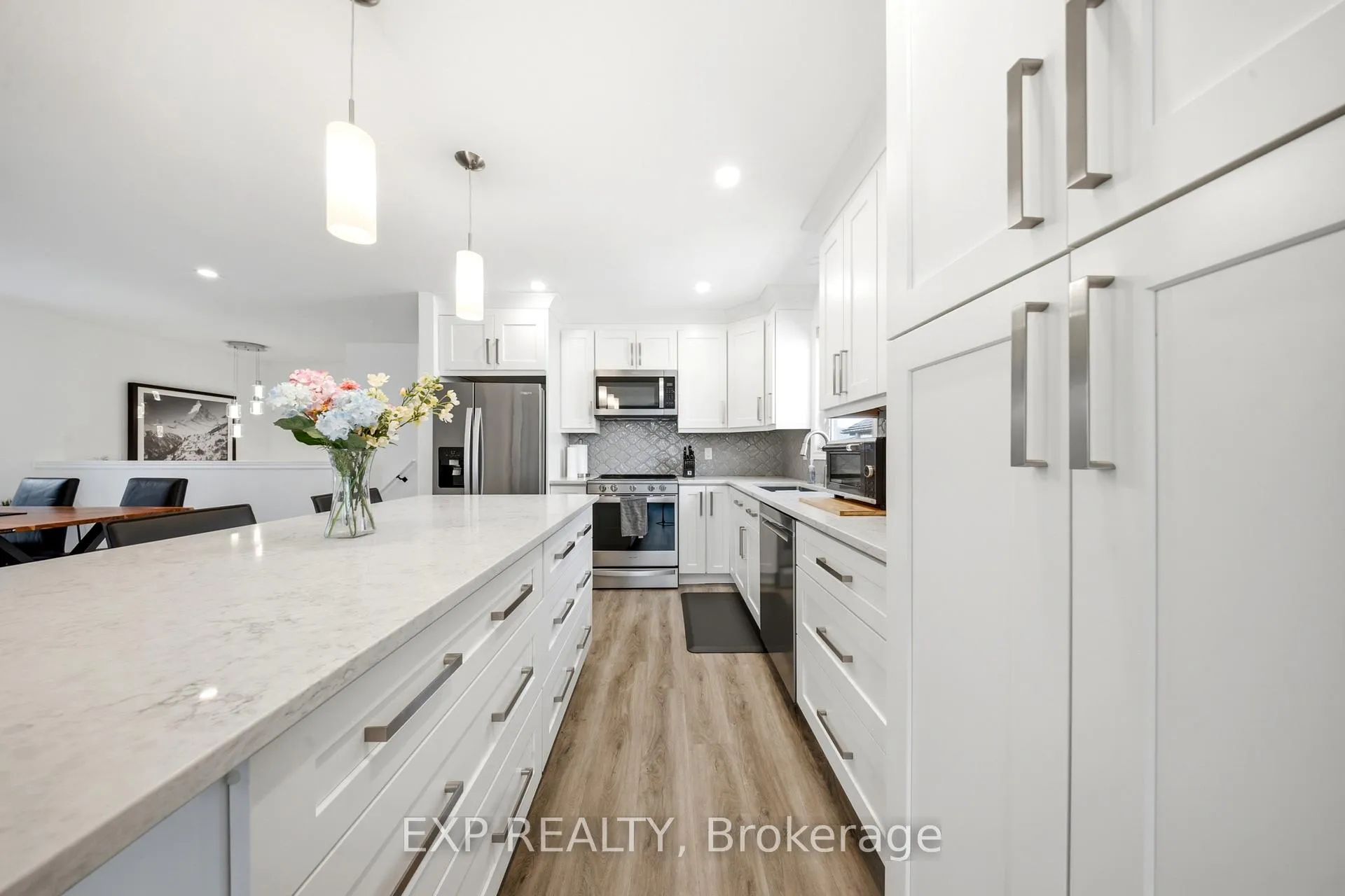 Photo 12 of 679 Zermatt Drive, Waterloo — HOMEH