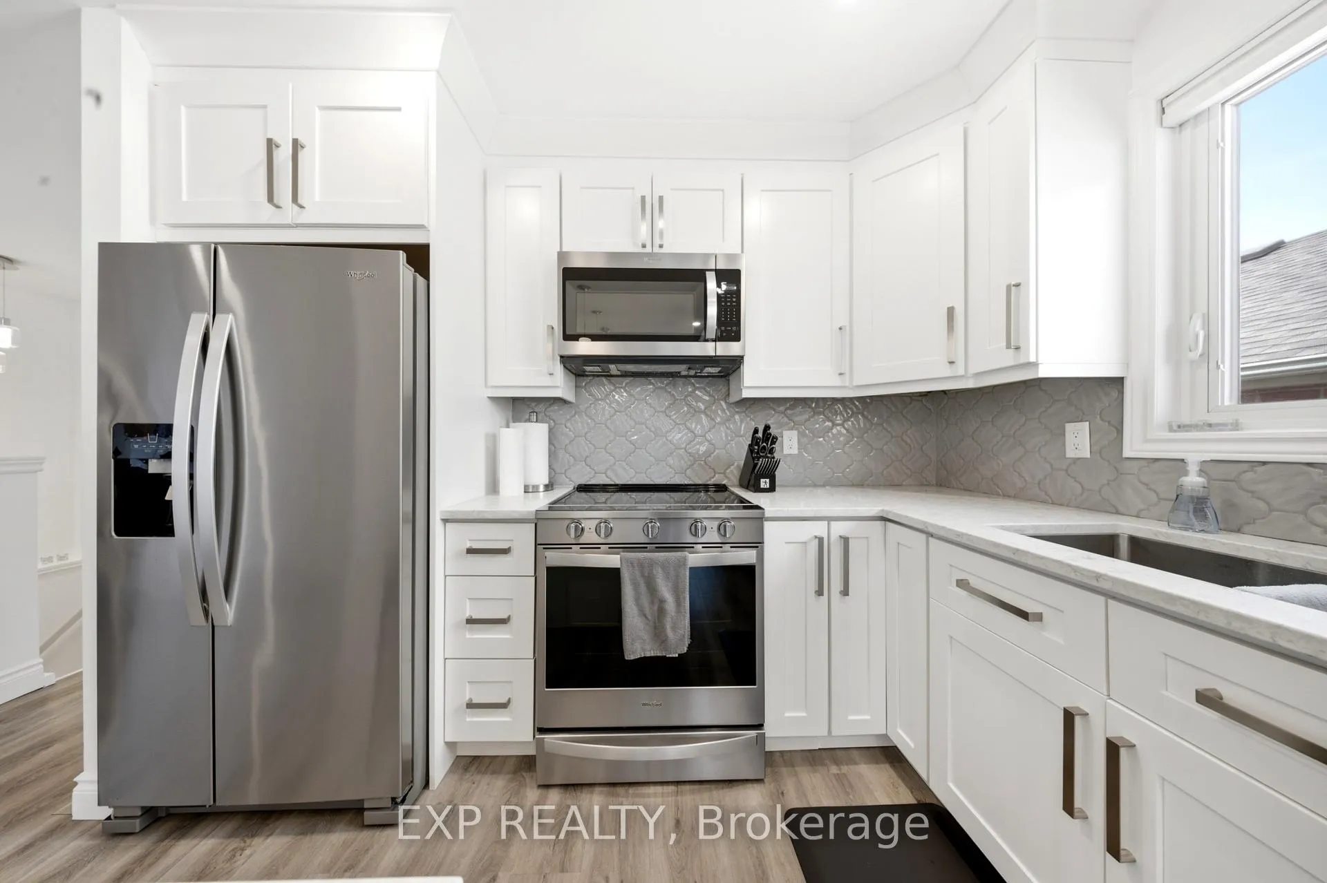 Photo 16 of 679 Zermatt Drive, Waterloo — HOMEH