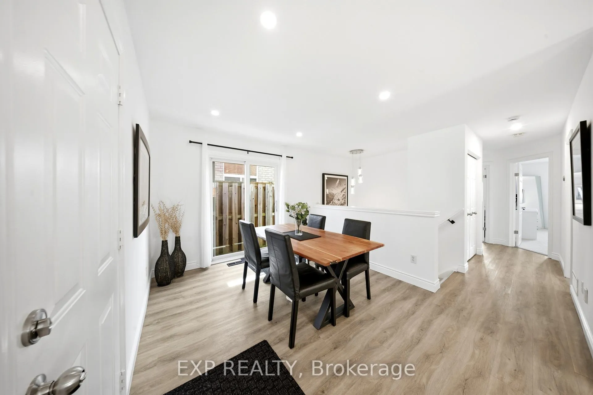 Photo 20 of 679 Zermatt Drive, Waterloo — HOMEH