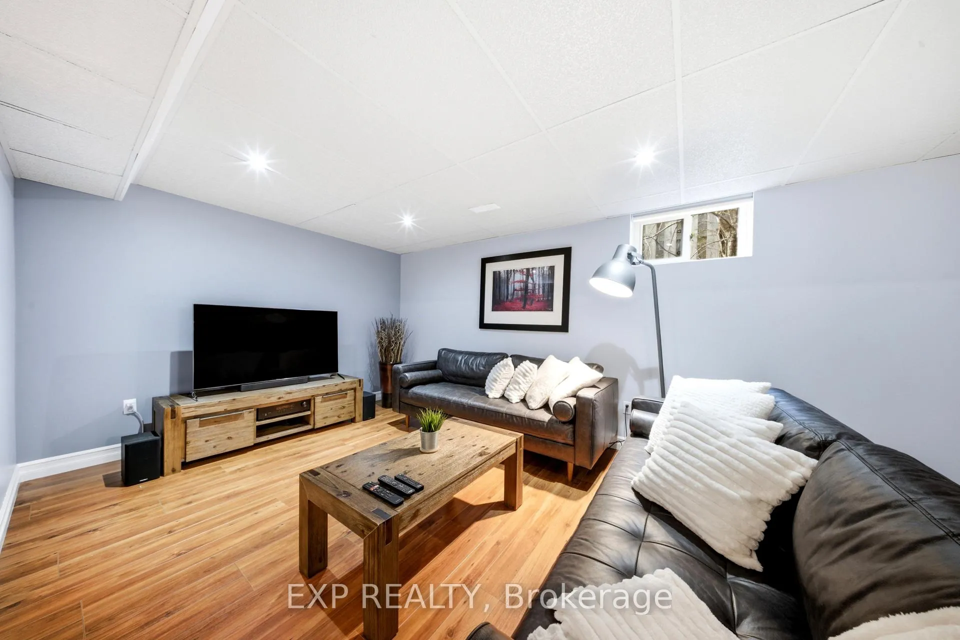 Photo 33 of 679 Zermatt Drive, Waterloo — HOMEH
