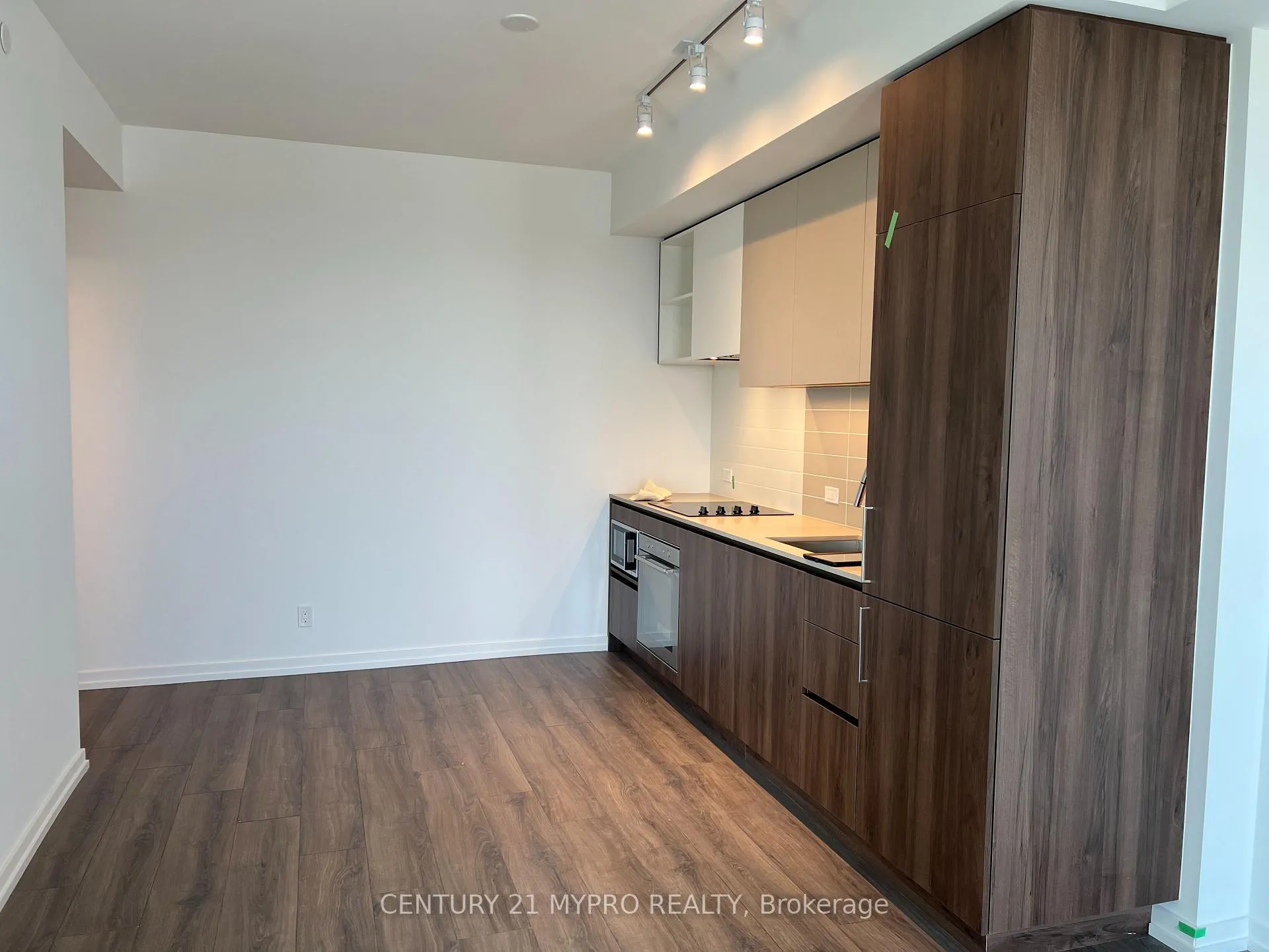 Photo 5 of Unit 5611, 7890 Jane Street, Vaughan, Vaughan Corporate Centre — HOMEH