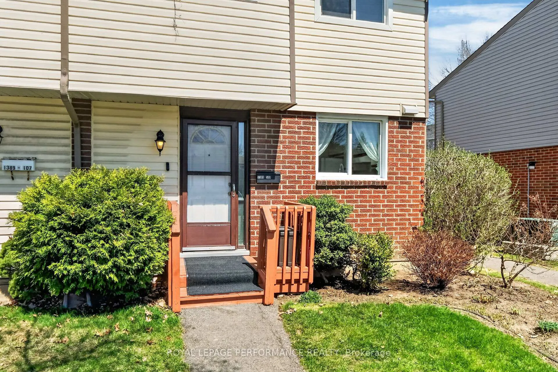 Photo 4 of Unit 108, 1389 Palmerston Drive, Ottawa, Carson Grove — HOMEH