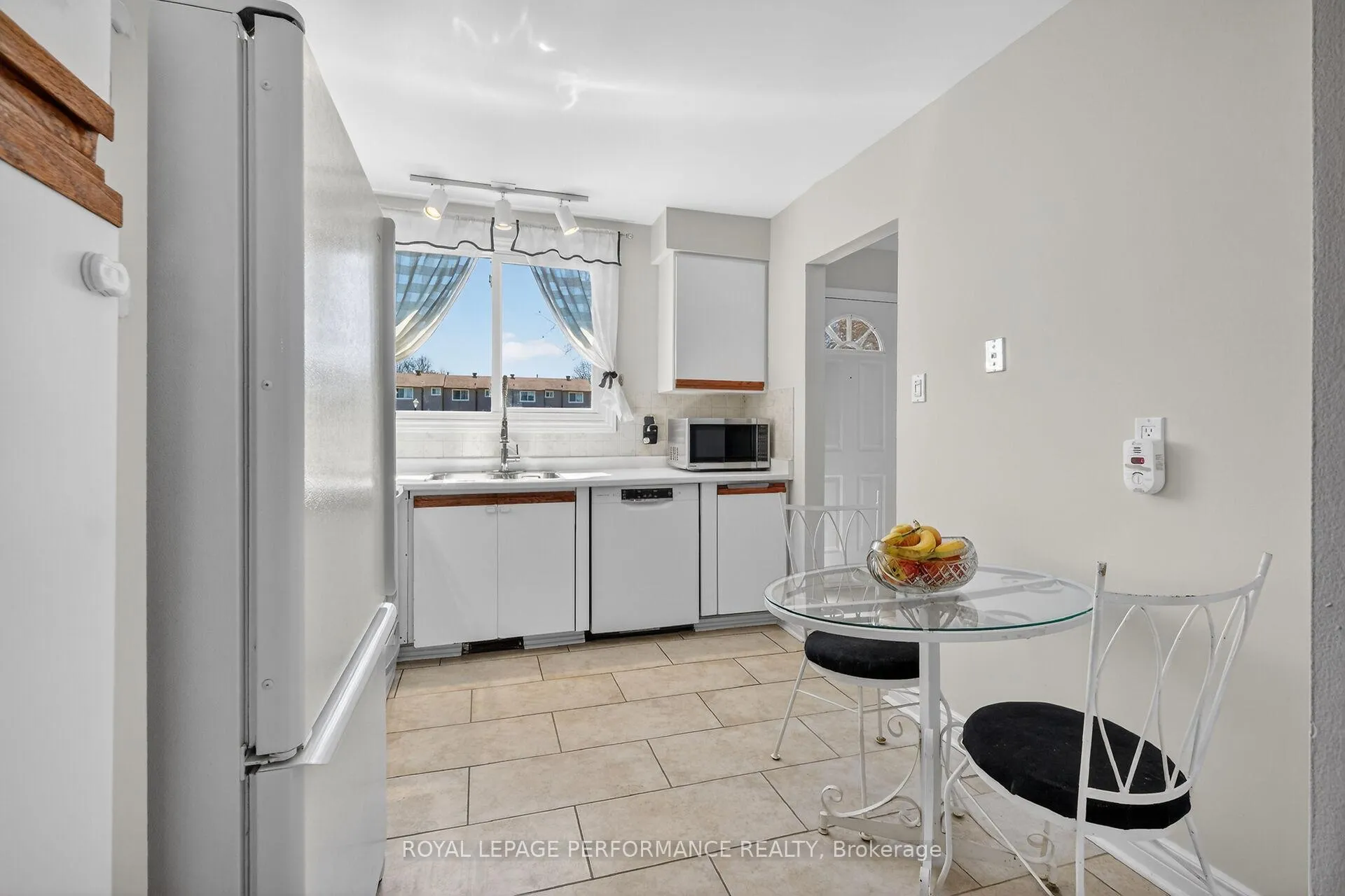 Photo 9 of Unit 108, 1389 Palmerston Drive, Ottawa, Carson Grove — HOMEH